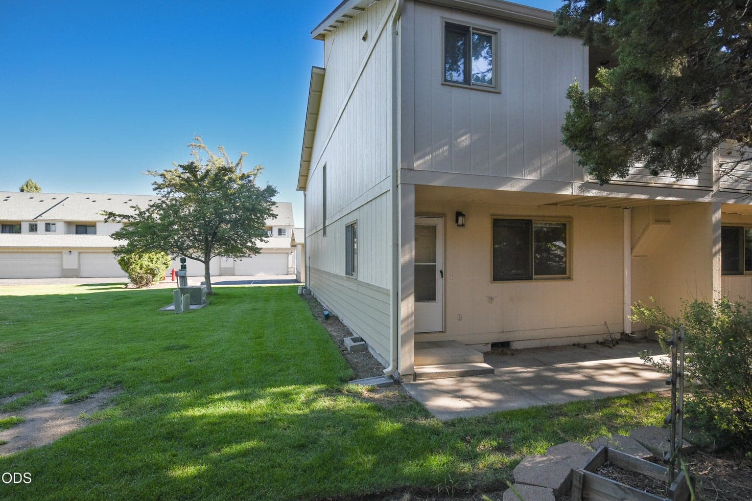 Photo of 1050 Butler Market 3 of 35