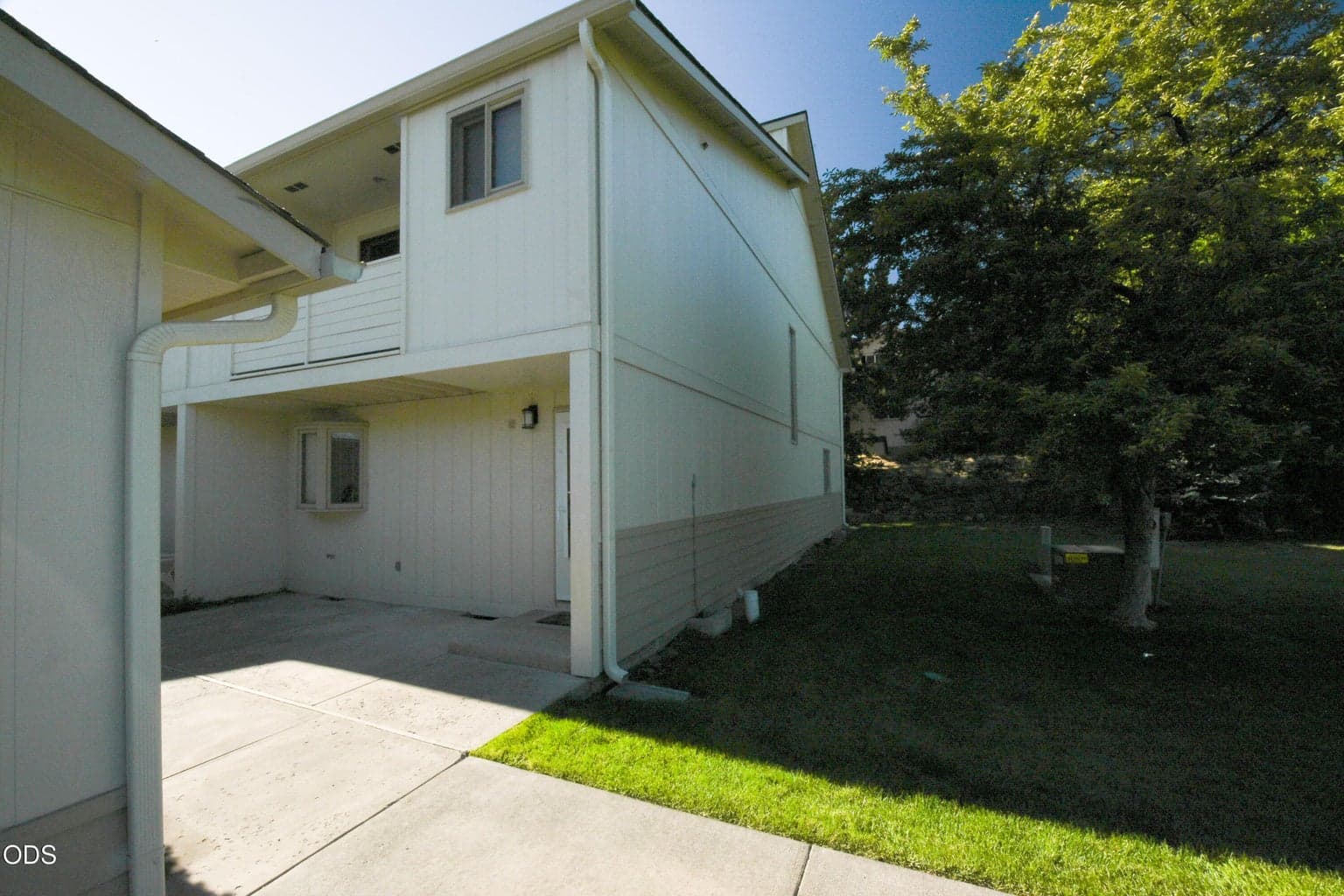 Photo of 1050 NE Butler Market Road 30 of 40