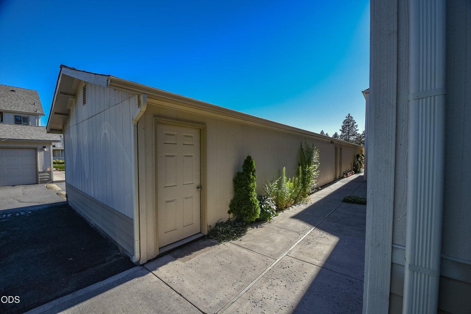 Photo of 1050 NE Butler Market Road 31 of 40
