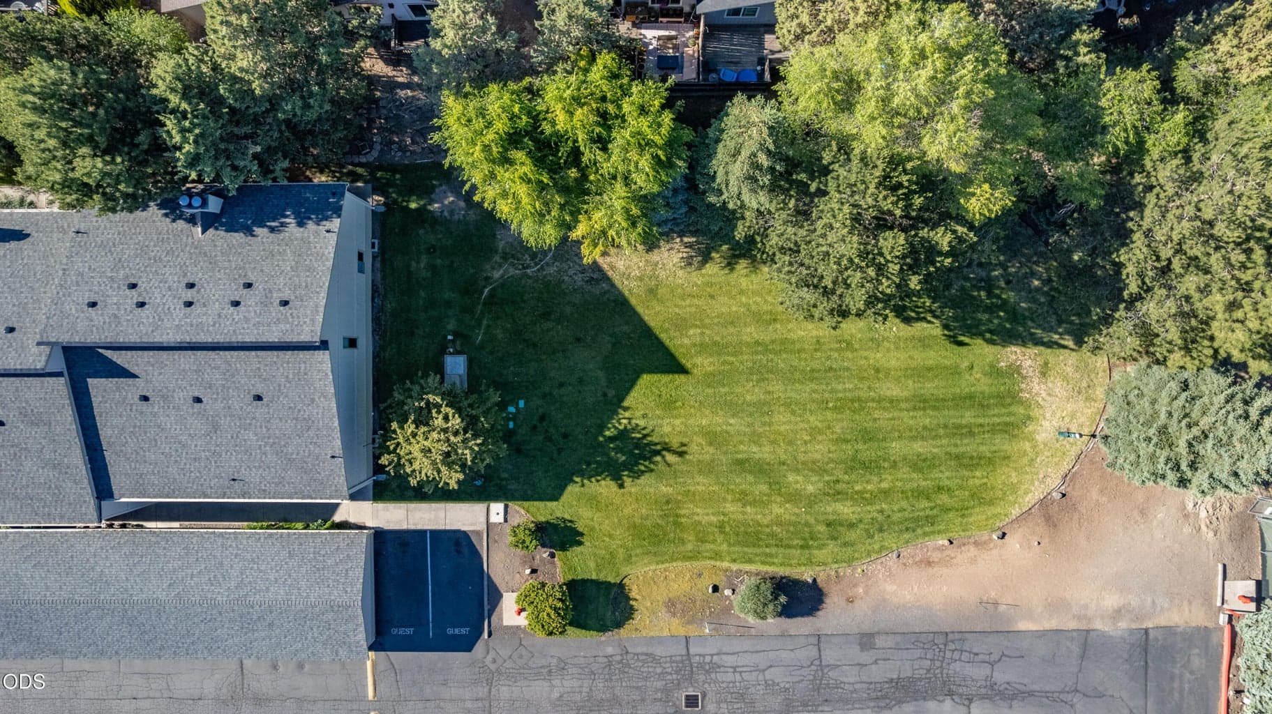 Photo of 1050 NE Butler Market Road 32 of 40