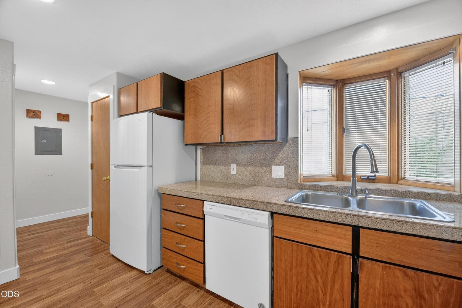 Photo of 1050 NE Butler Market Road 10 of 40