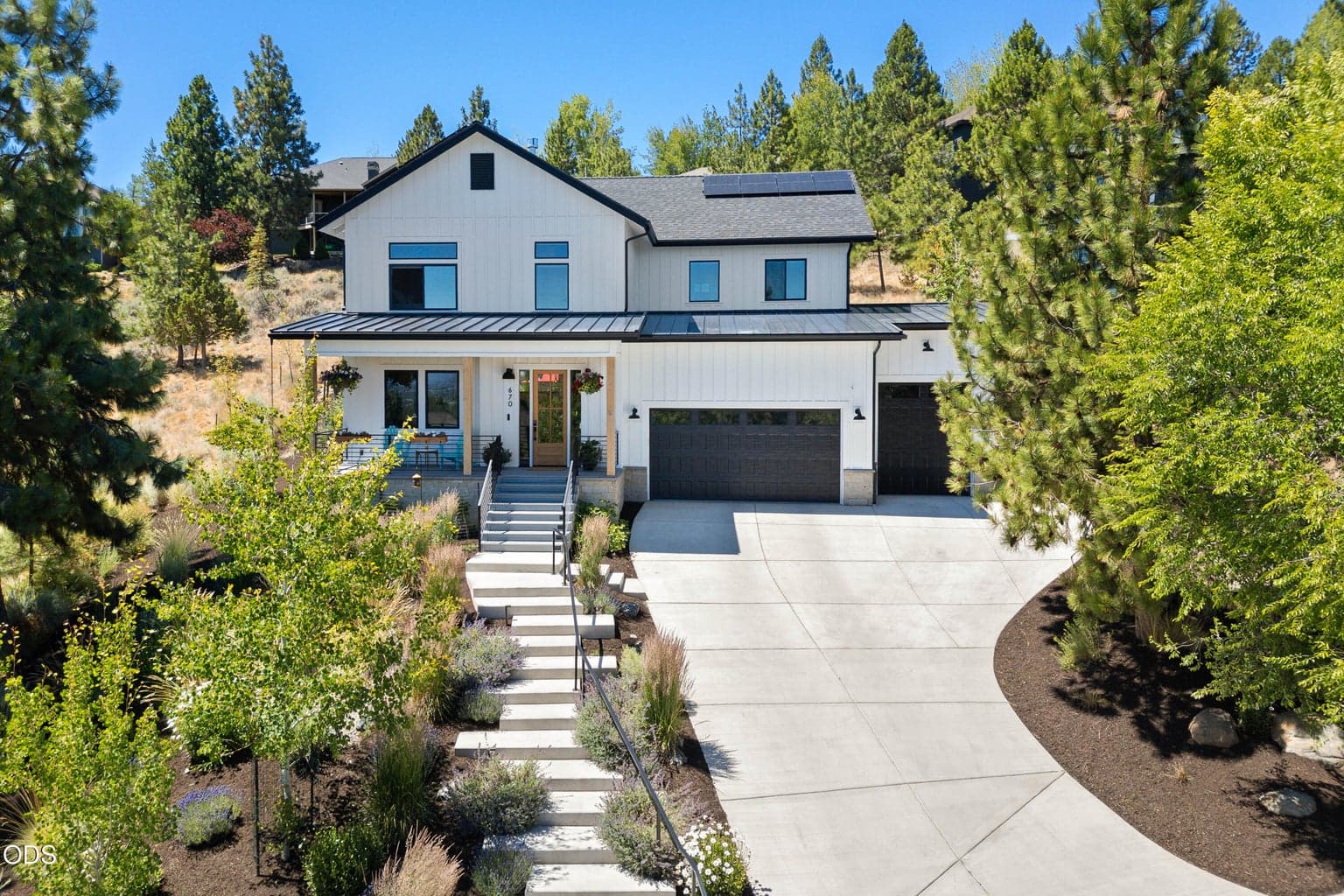 Photo of 670 Powell Butte 1 of 18