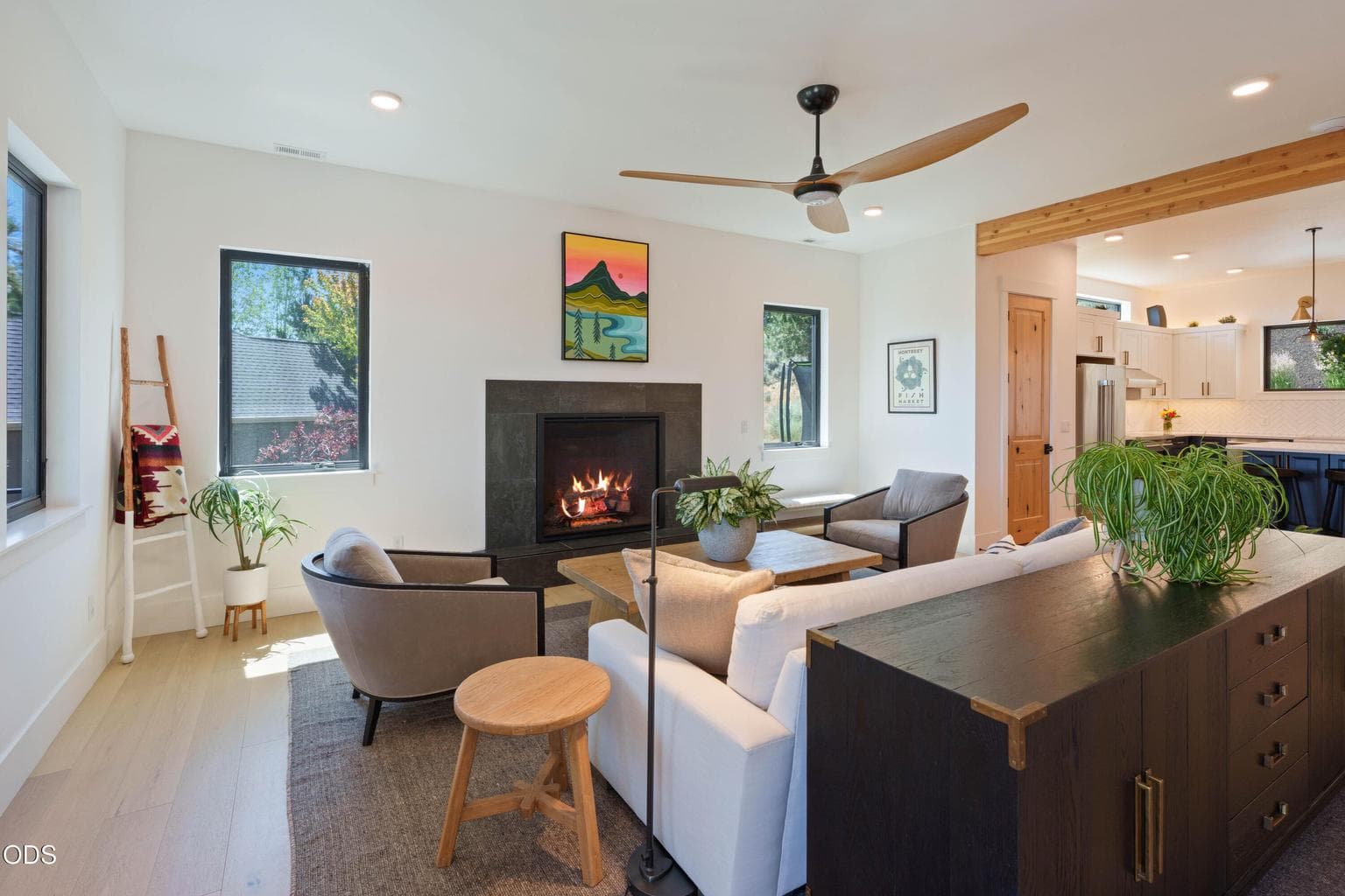 Photo of 670 Powell Butte 5 of 18
