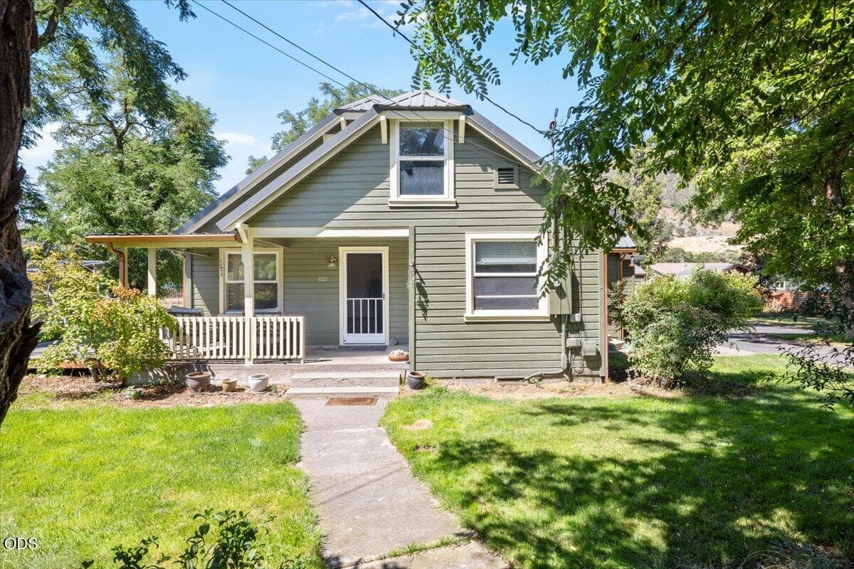 Photo of 1833 2nd 2 of 55