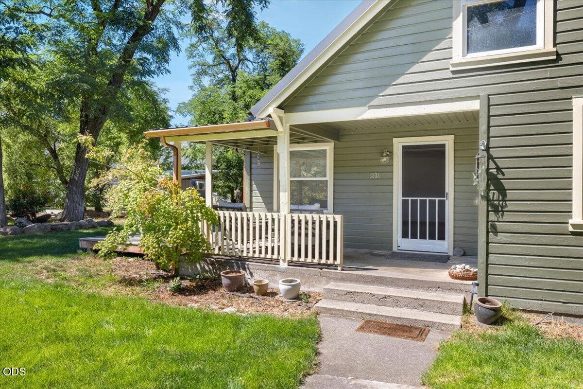 Photo of 1833 2nd 4 of 55