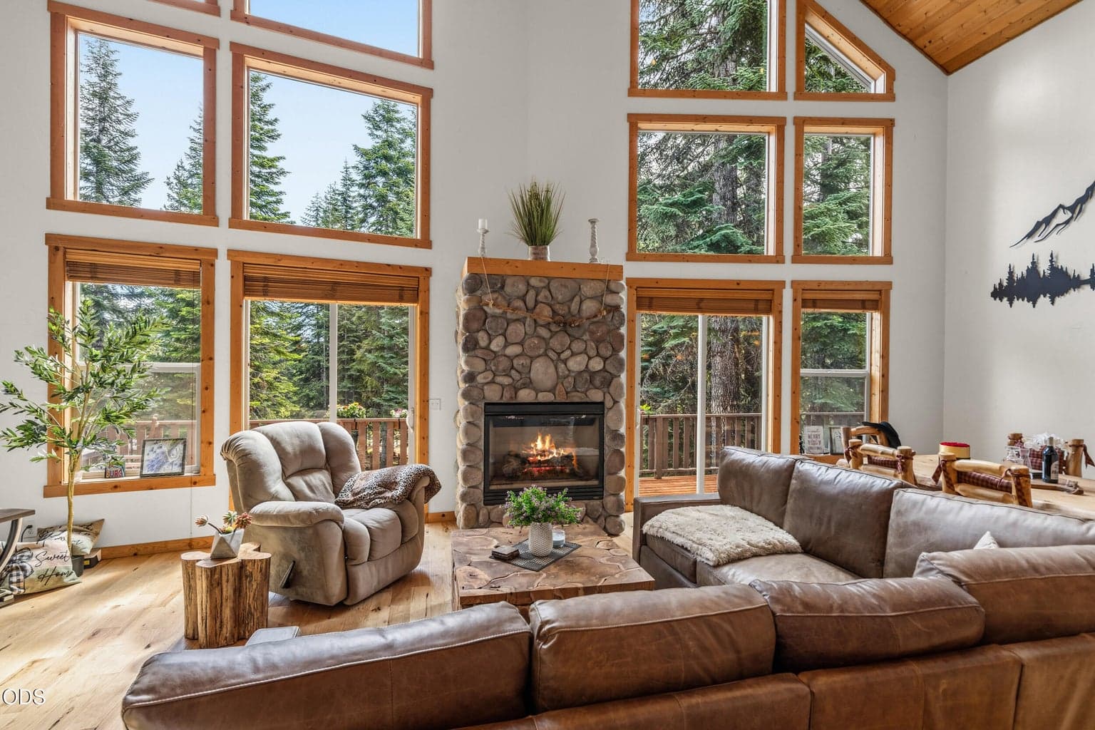 Photo of 7608 Skycrest 3 of 53