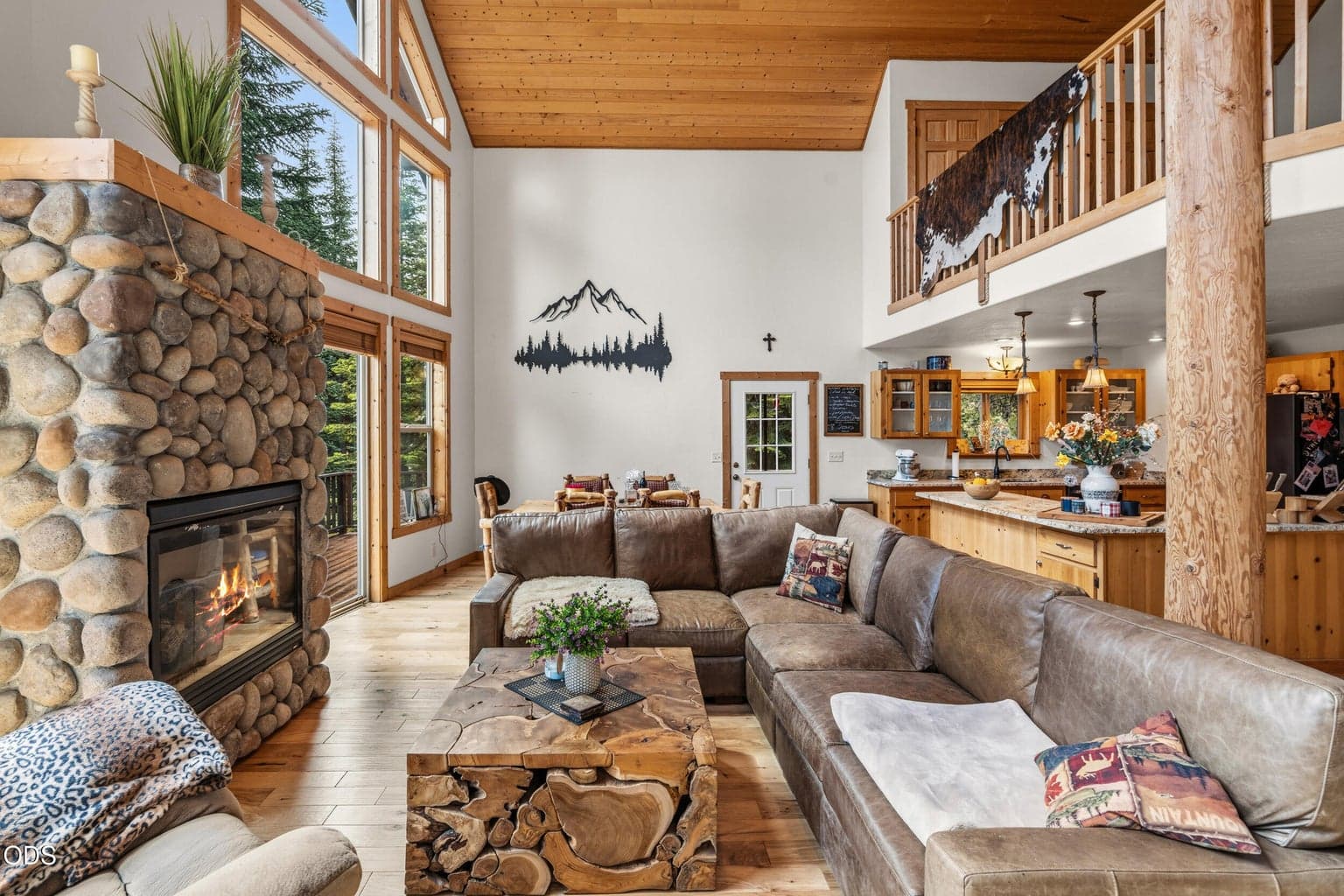 Photo of 7608 Skycrest 4 of 53
