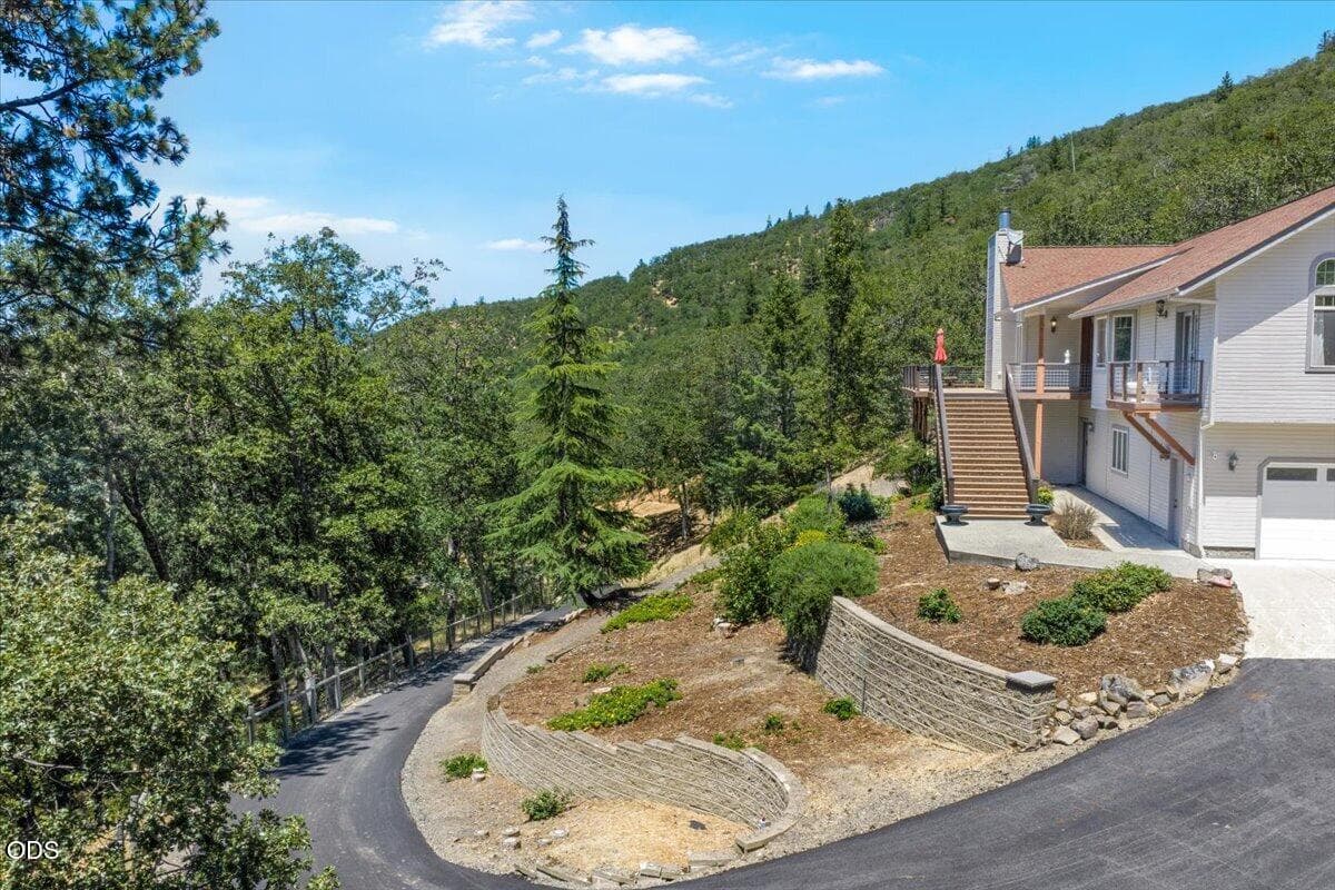 New driveway paved all the way to the house!