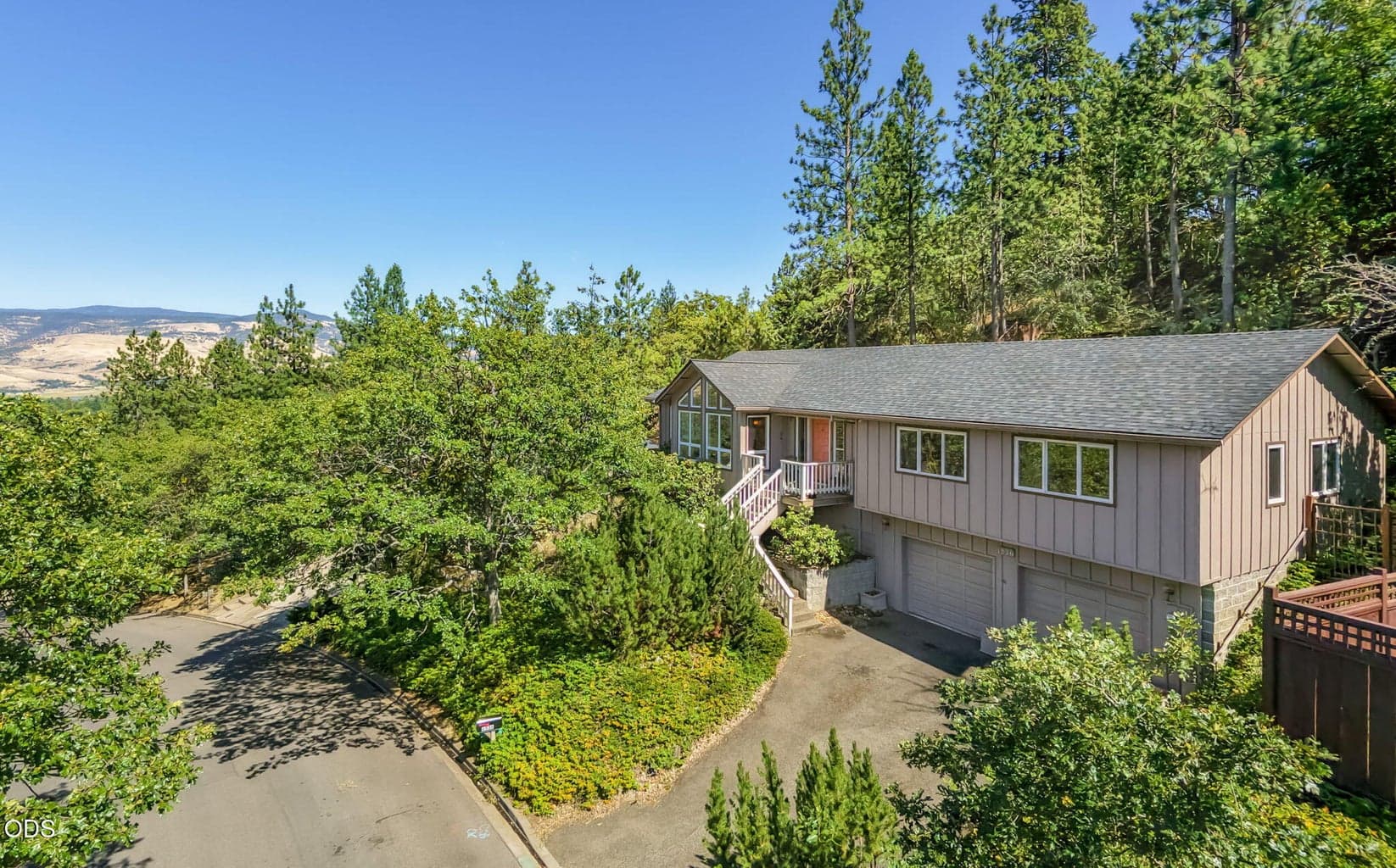 Photo of 1536 Pinecrest Terrace 1 of 51