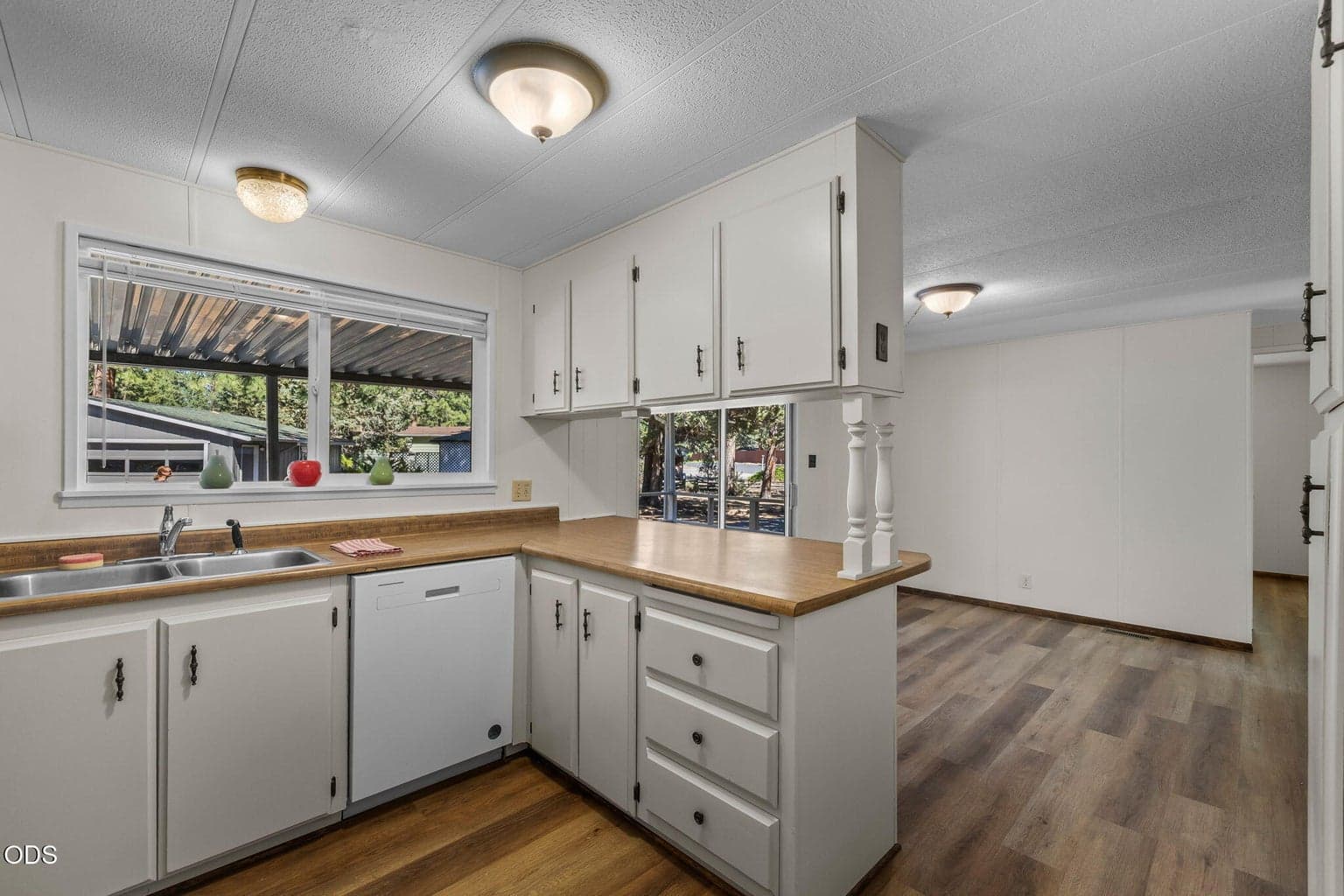 Photo of 60992 Springcrest Drive 11 of 39