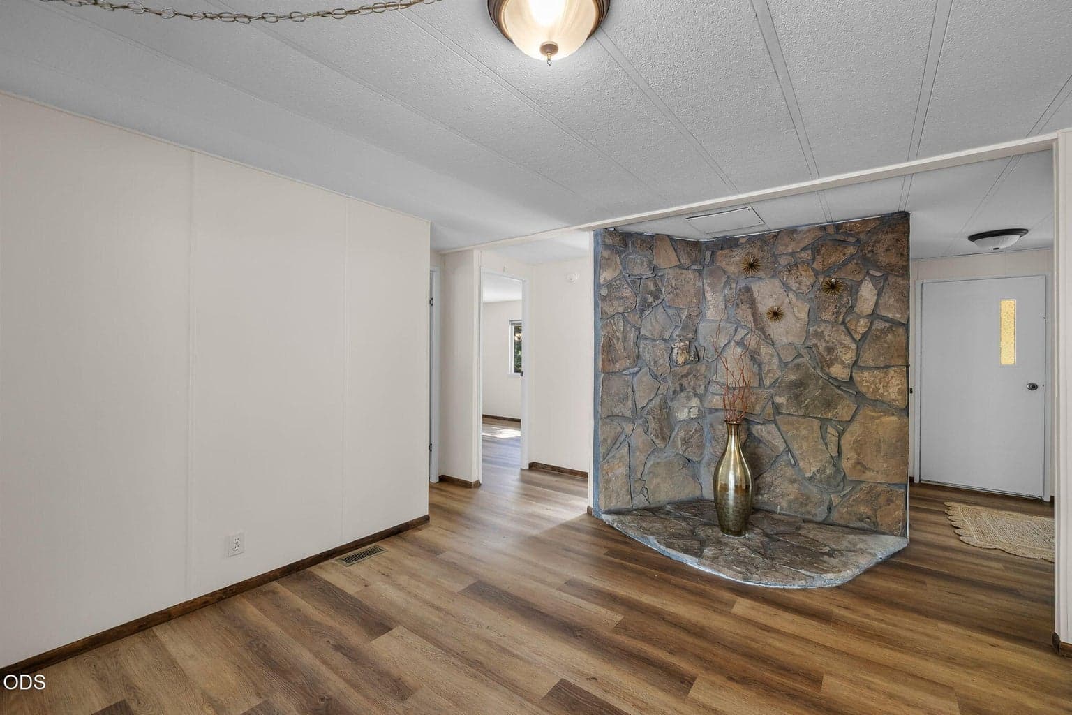 Photo of 60992 Springcrest Drive 14 of 39