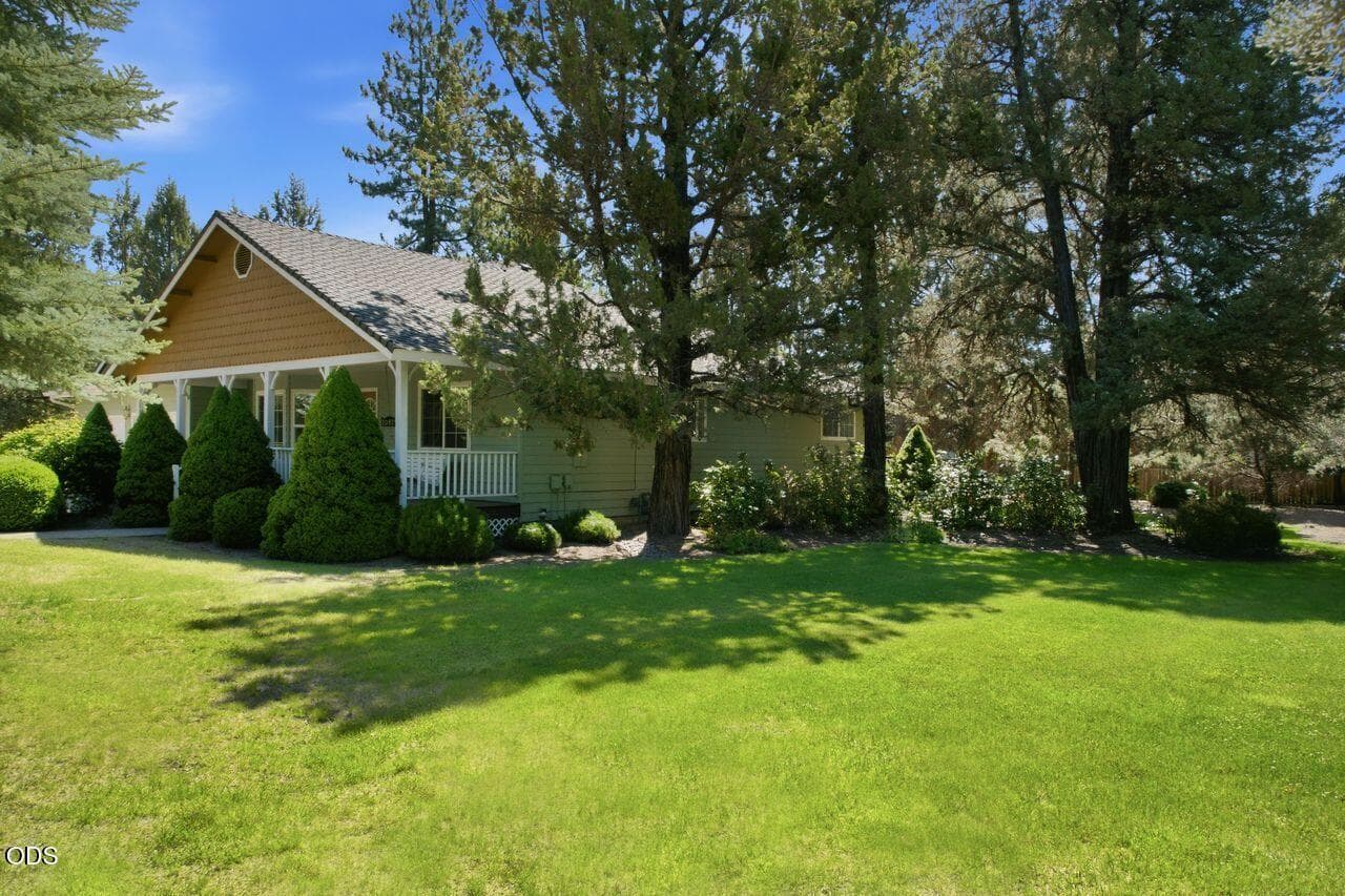 Photo of 20825 Chloe Lane 8 of 31