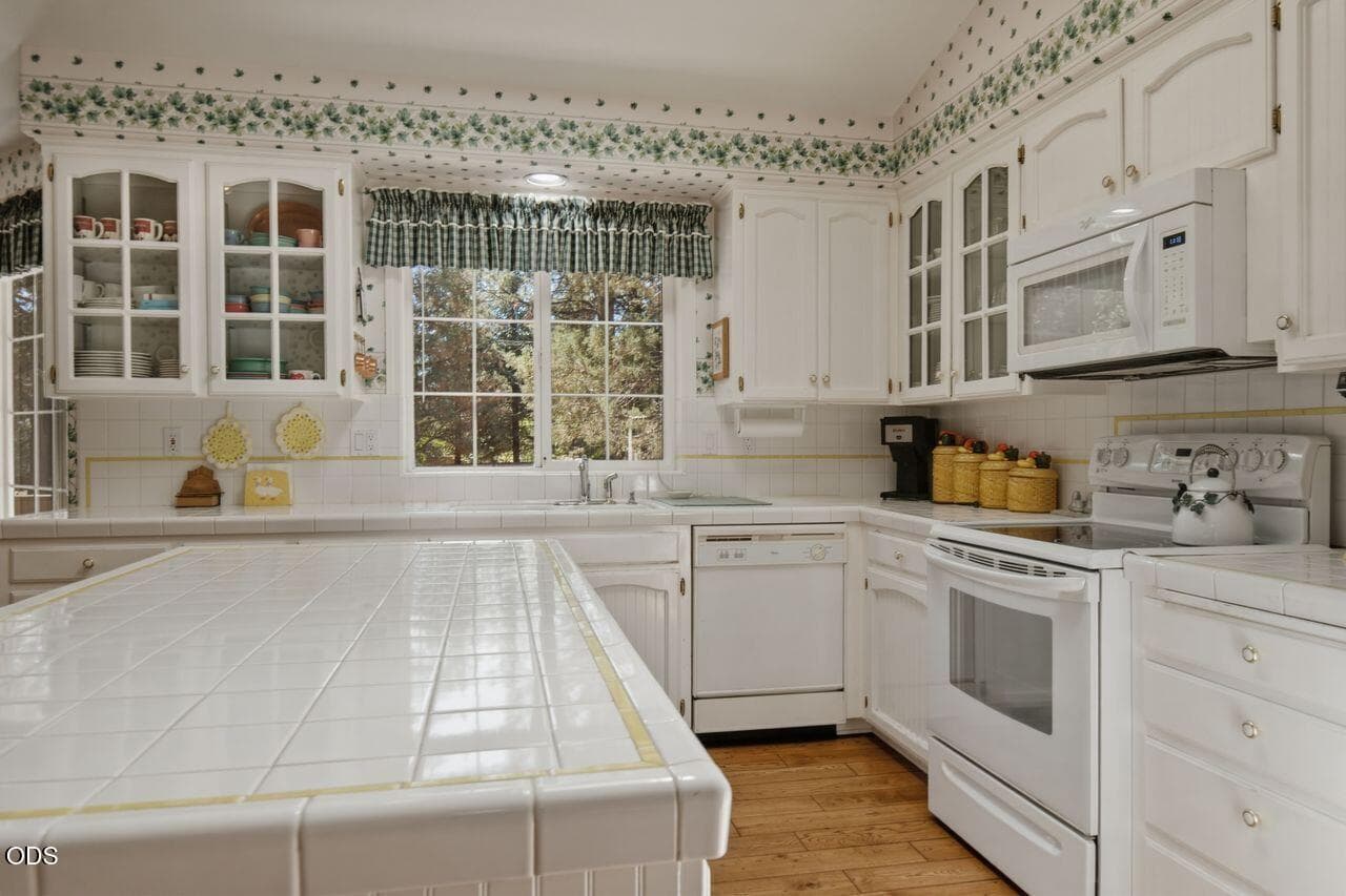 Photo of 20825 Chloe Lane 18 of 31