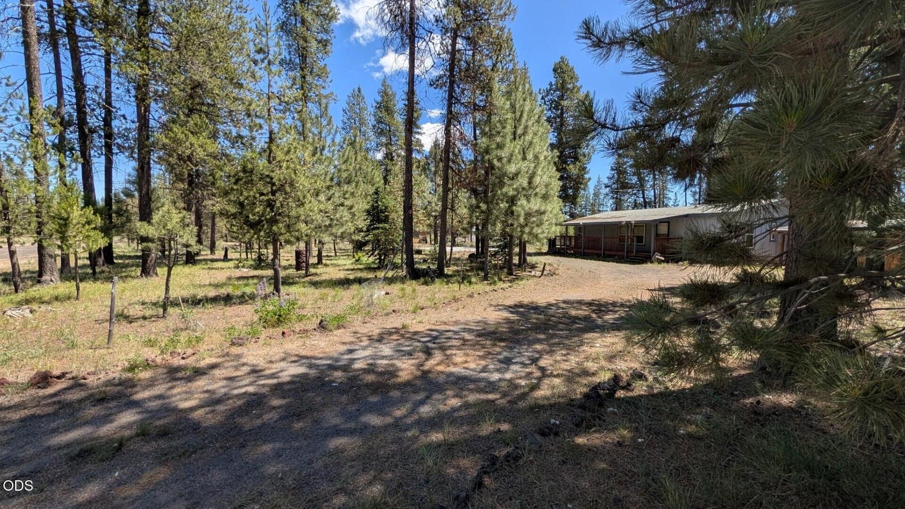 Photo of 16985 Whittier 2 of 25
