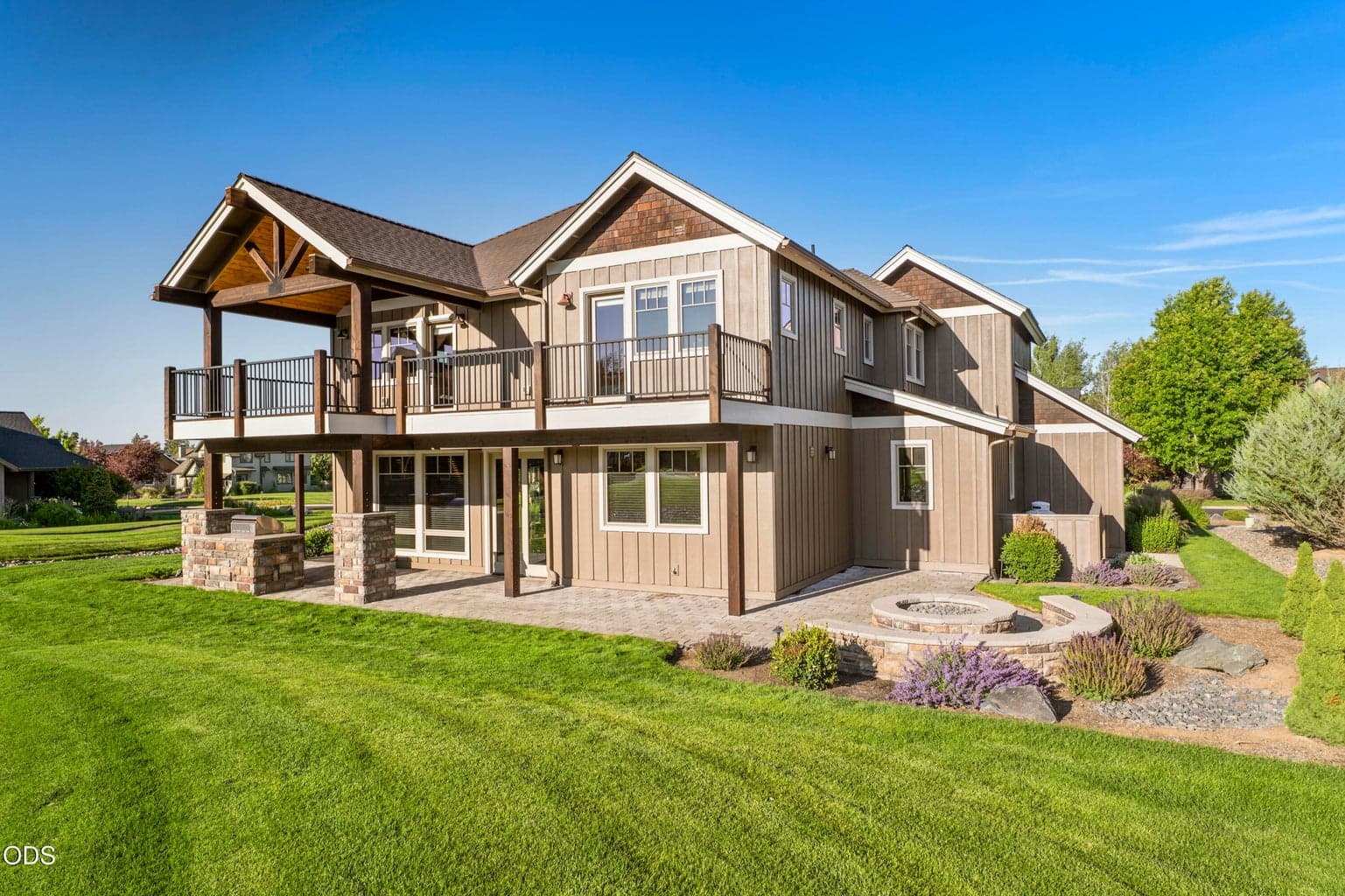 Photo of 751 Redwood 3 of 69