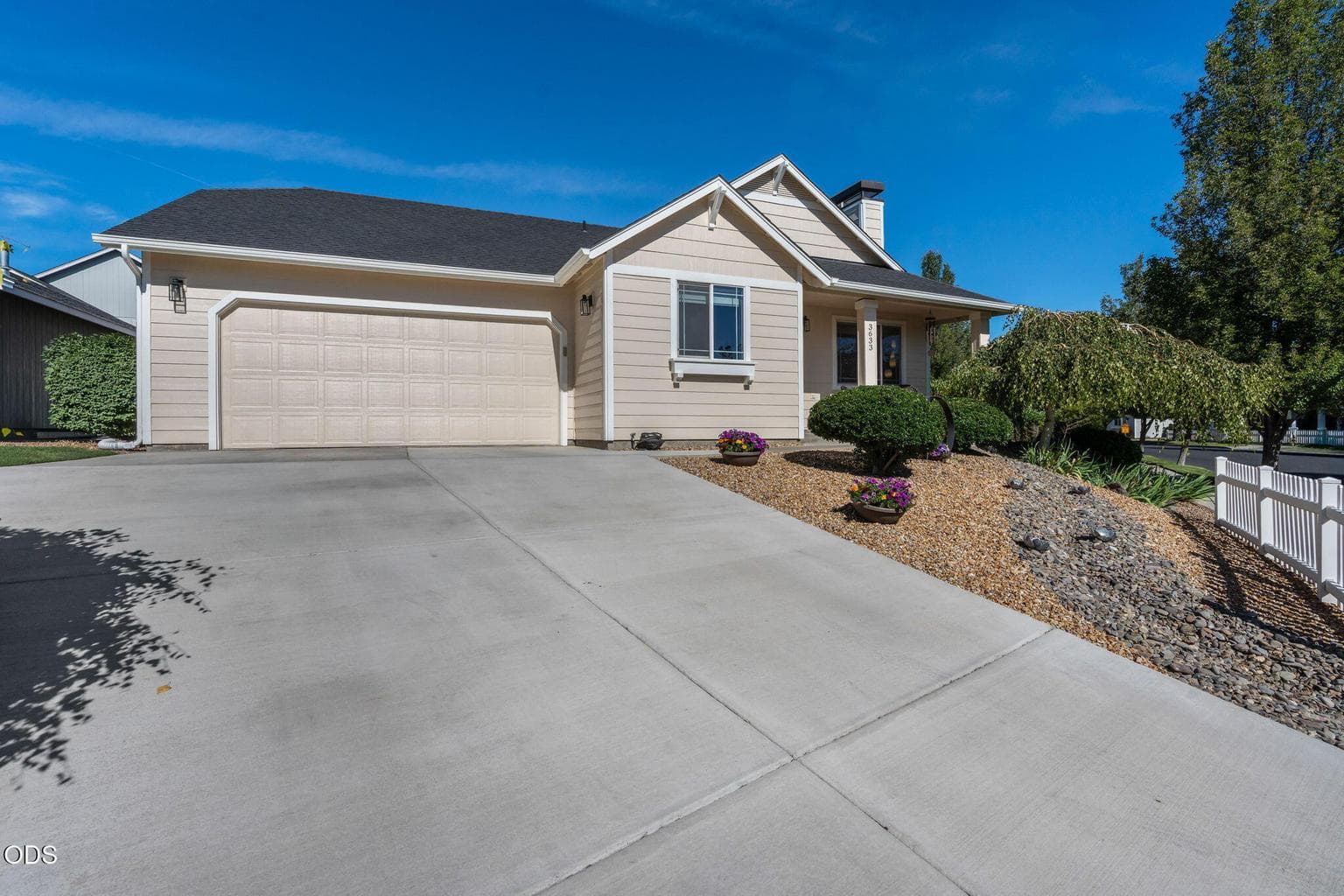 Photo of 3633 SW 29th Street 6 of 36