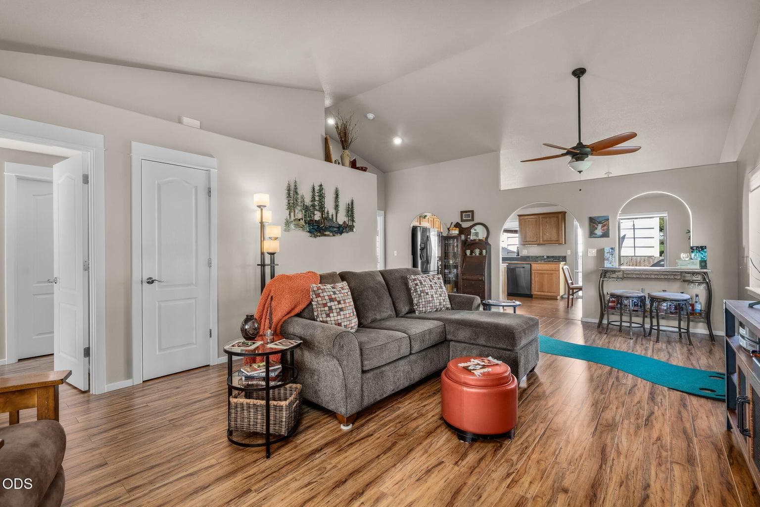 Photo of 3633 SW 29th Street 17 of 36