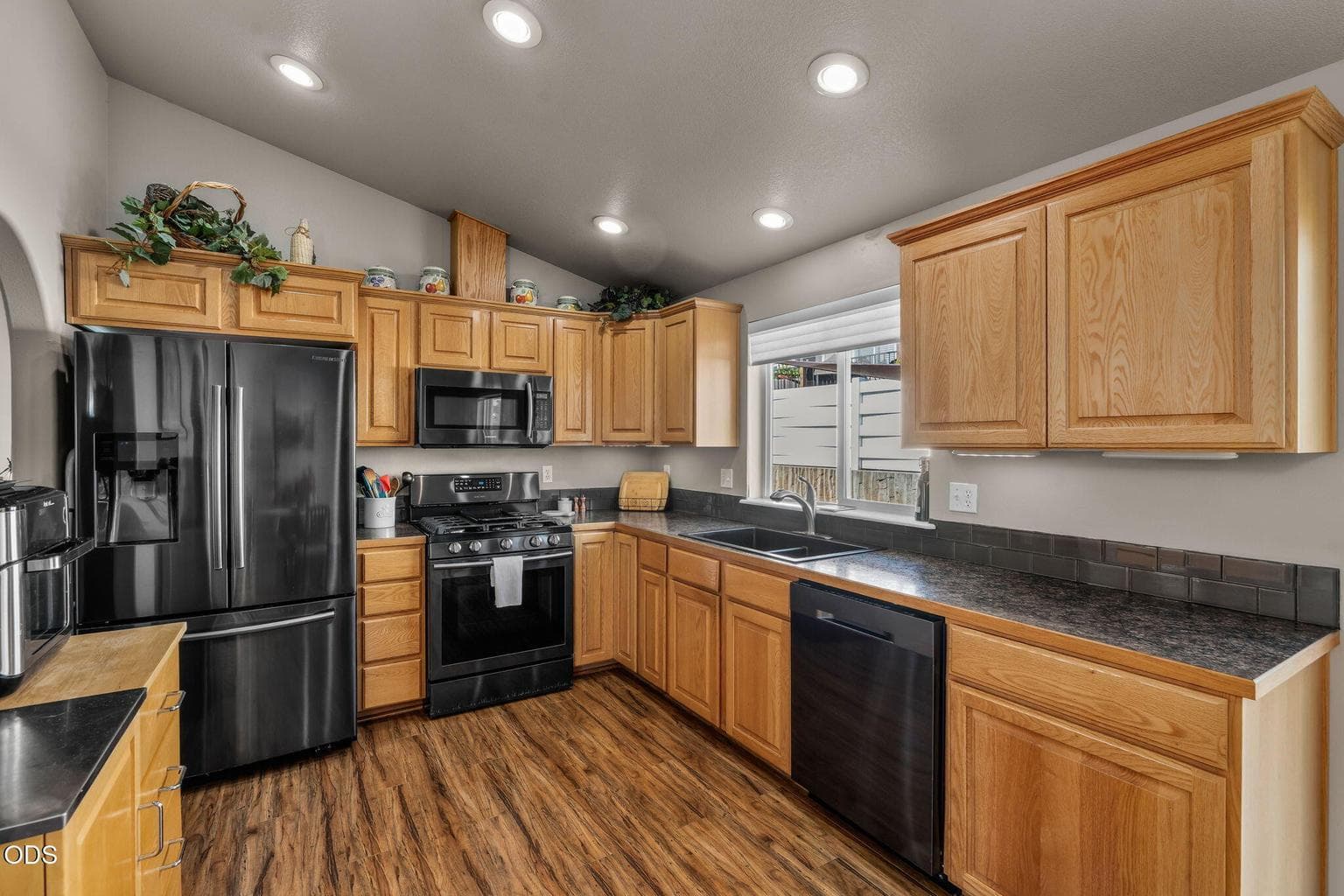 Photo of 3633 SW 29th Street 19 of 36
