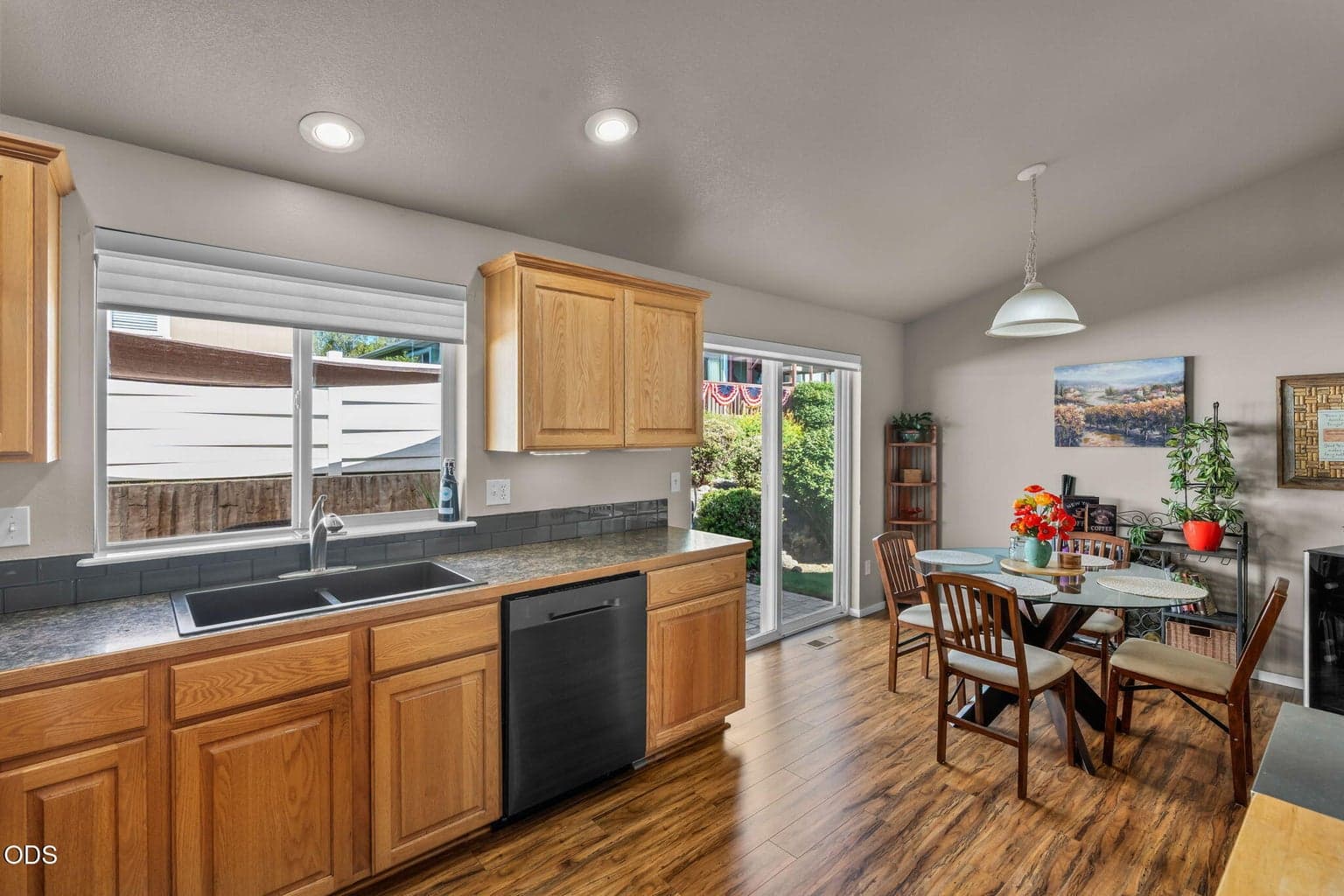 Photo of 3633 SW 29th Street 21 of 36