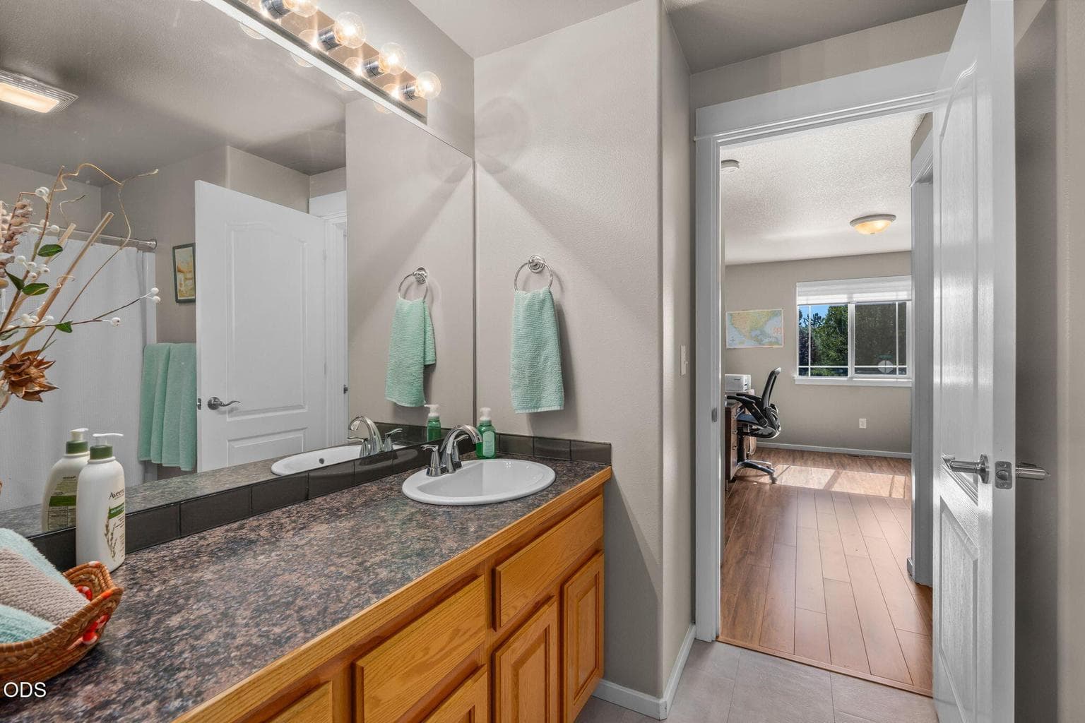 Photo of 3633 SW 29th Street 27 of 36