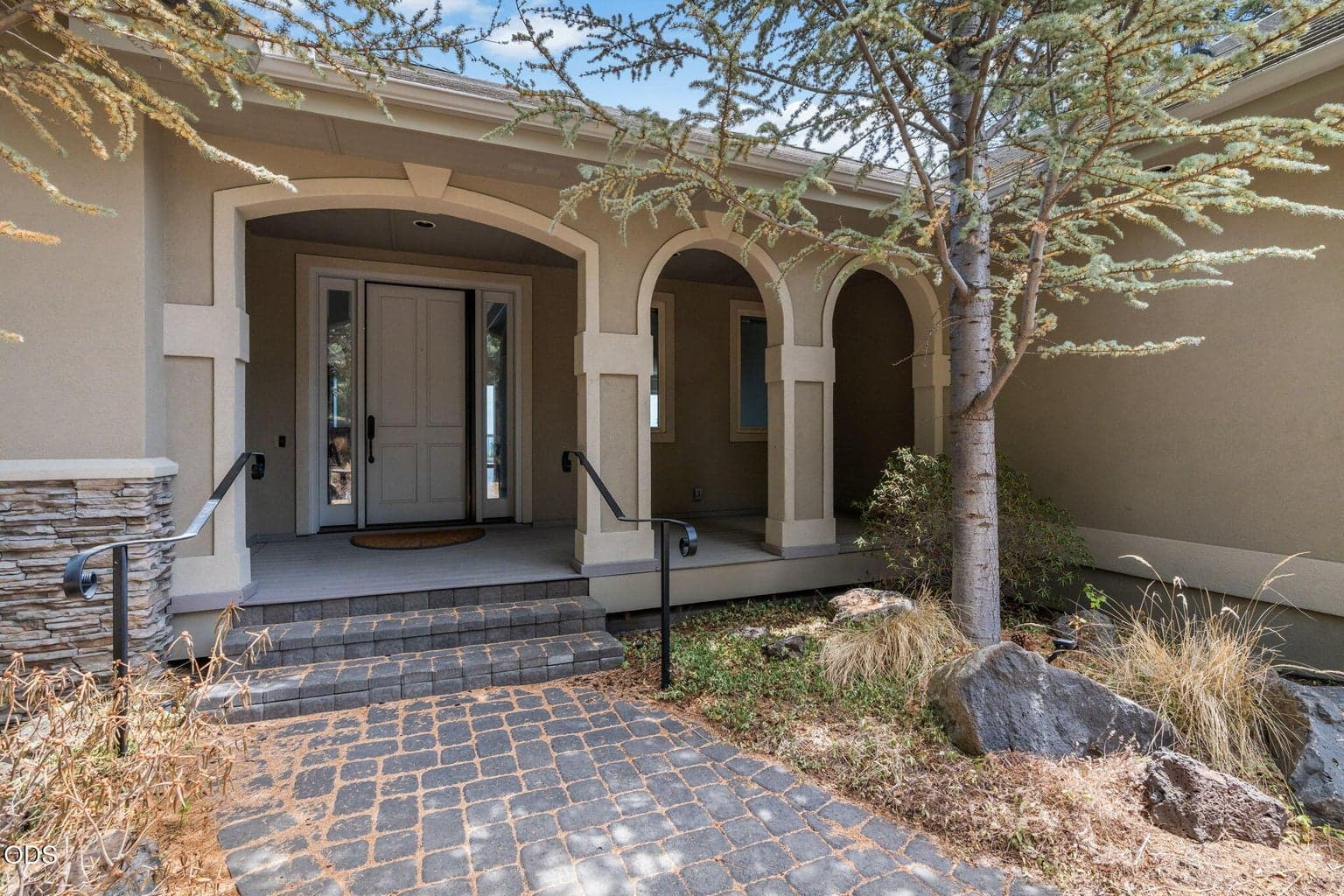 Photo of 1166 Redfield Circle 4 of 62