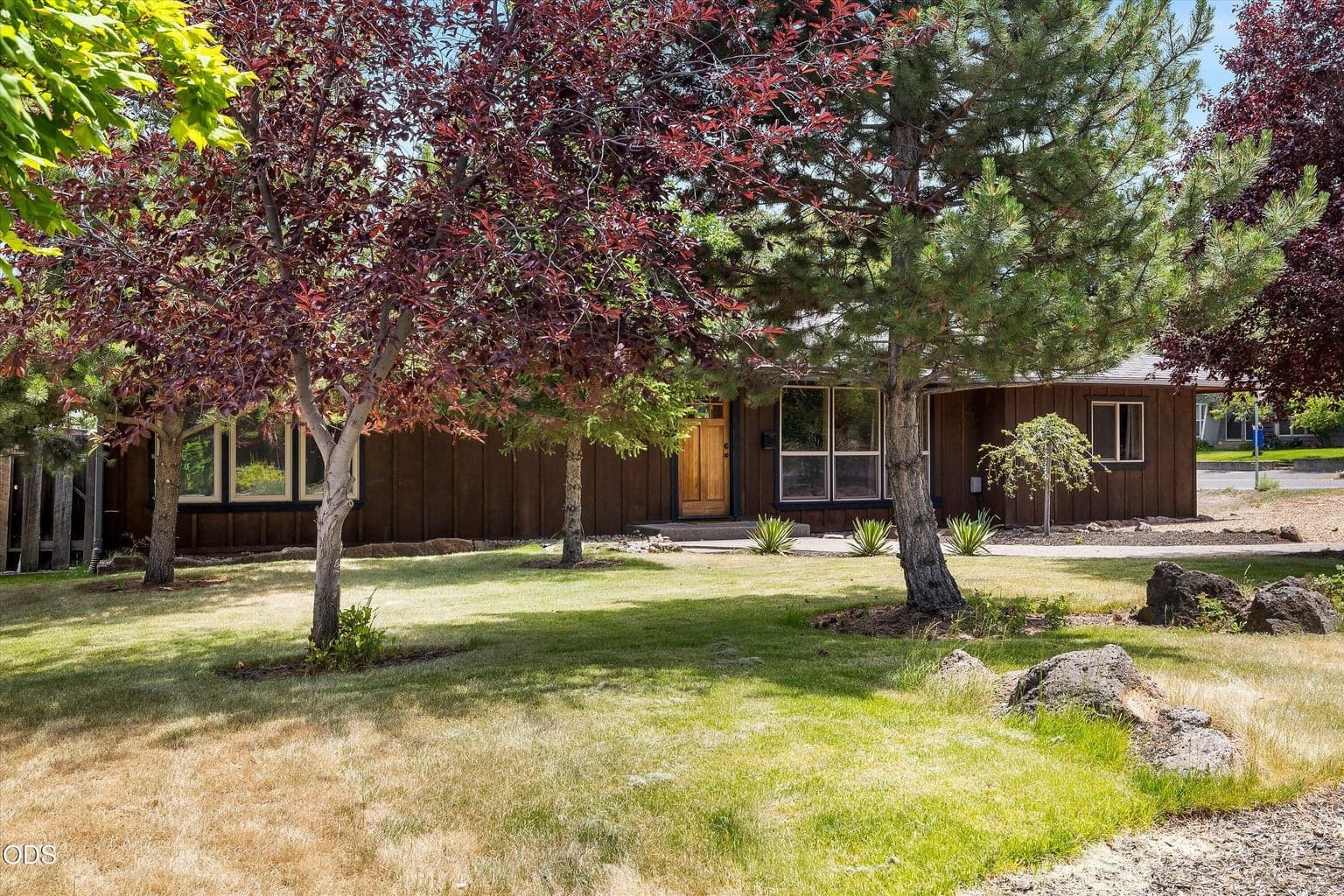 Photo of 606 9th 2 of 39