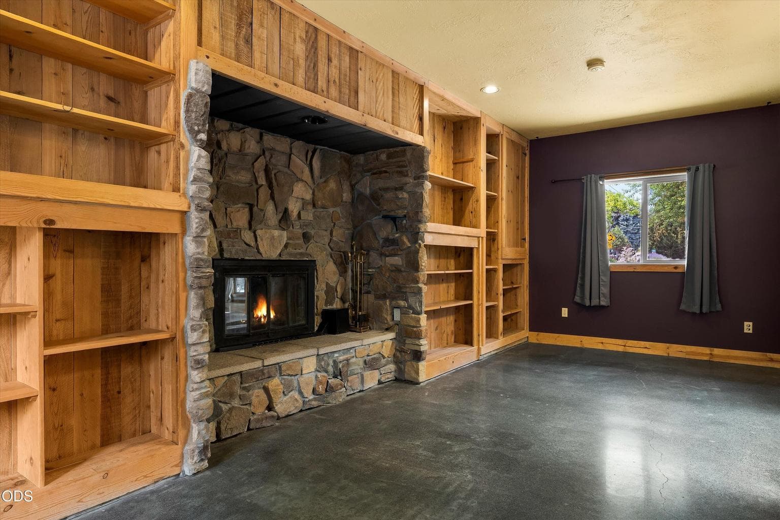 Photo of 606 NE 9th Street 15 of 39