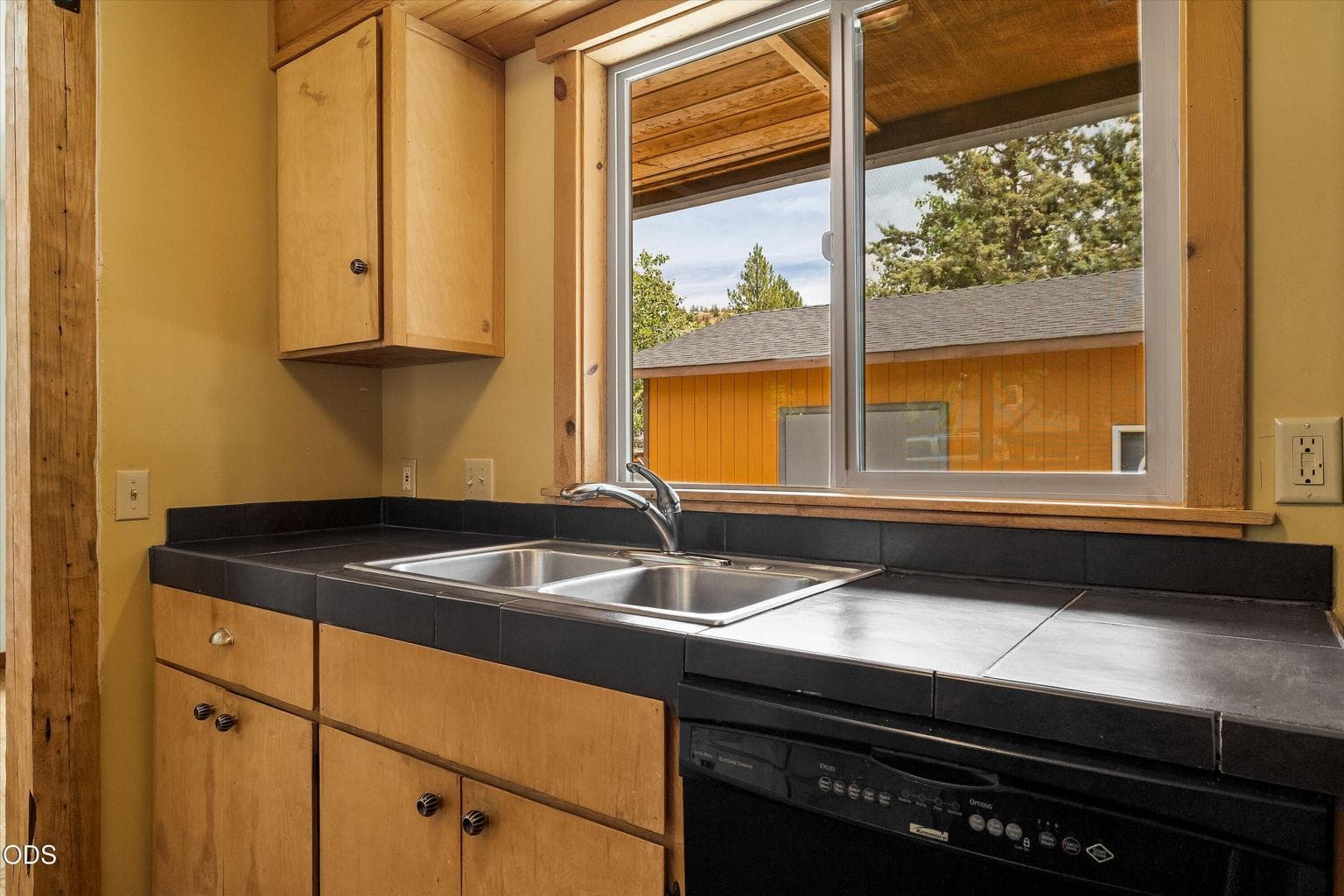 Photo of 606 NE 9th Street 20 of 39