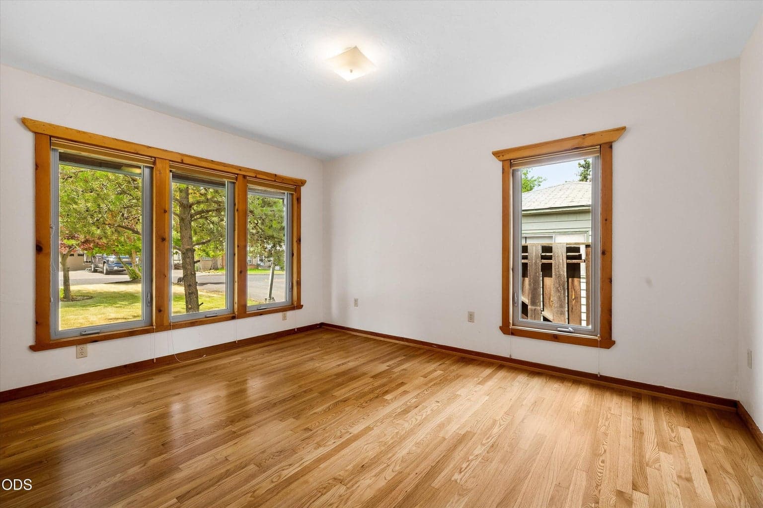 Photo of 606 NE 9th Street 22 of 39