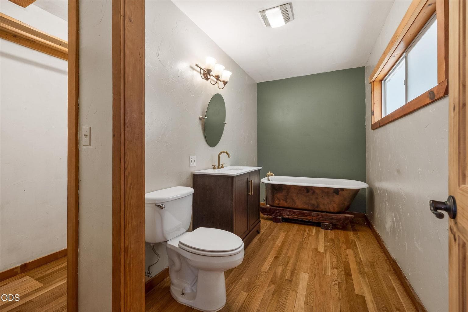 Photo of 606 NE 9th Street 25 of 39