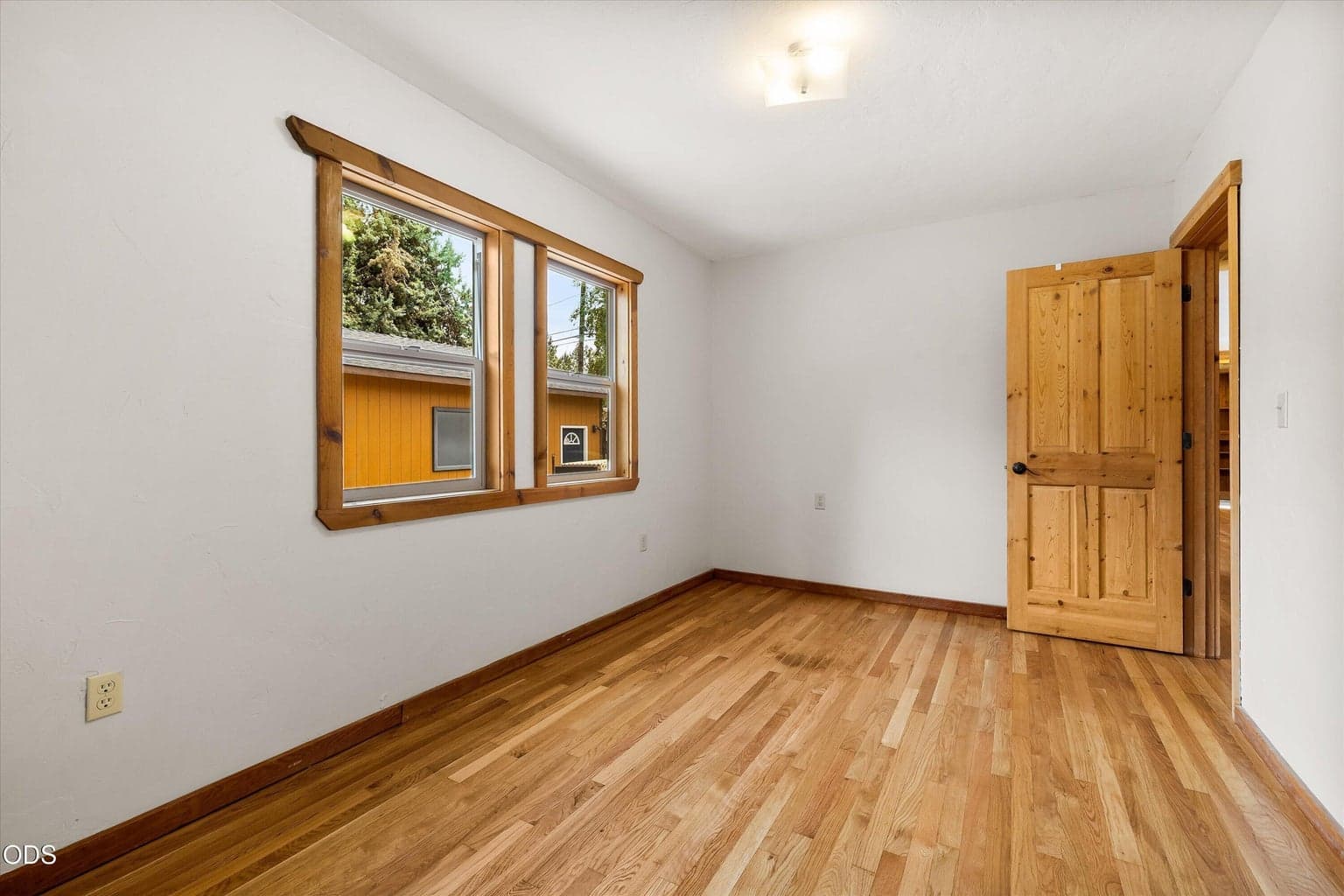Photo of 606 NE 9th Street 28 of 39