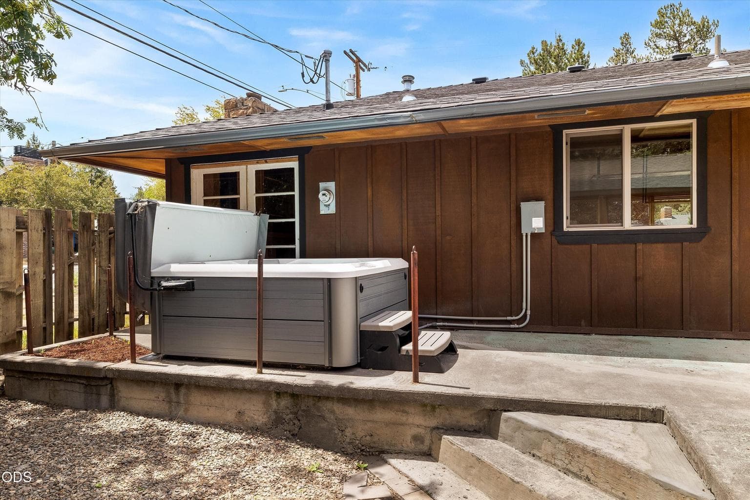 Photo of 606 NE 9th Street 31 of 39
