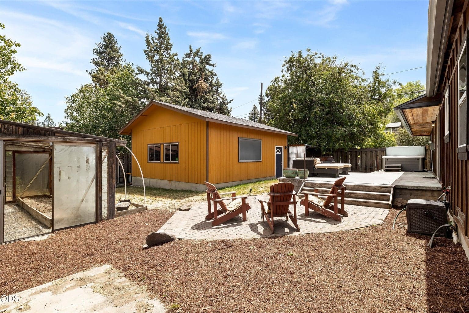 Photo of 606 NE 9th Street 33 of 39