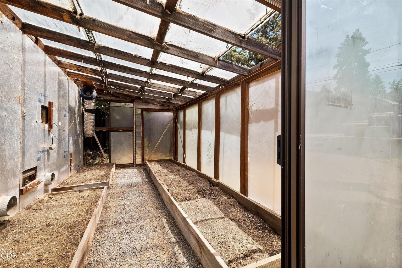 A greenhouse just for you!