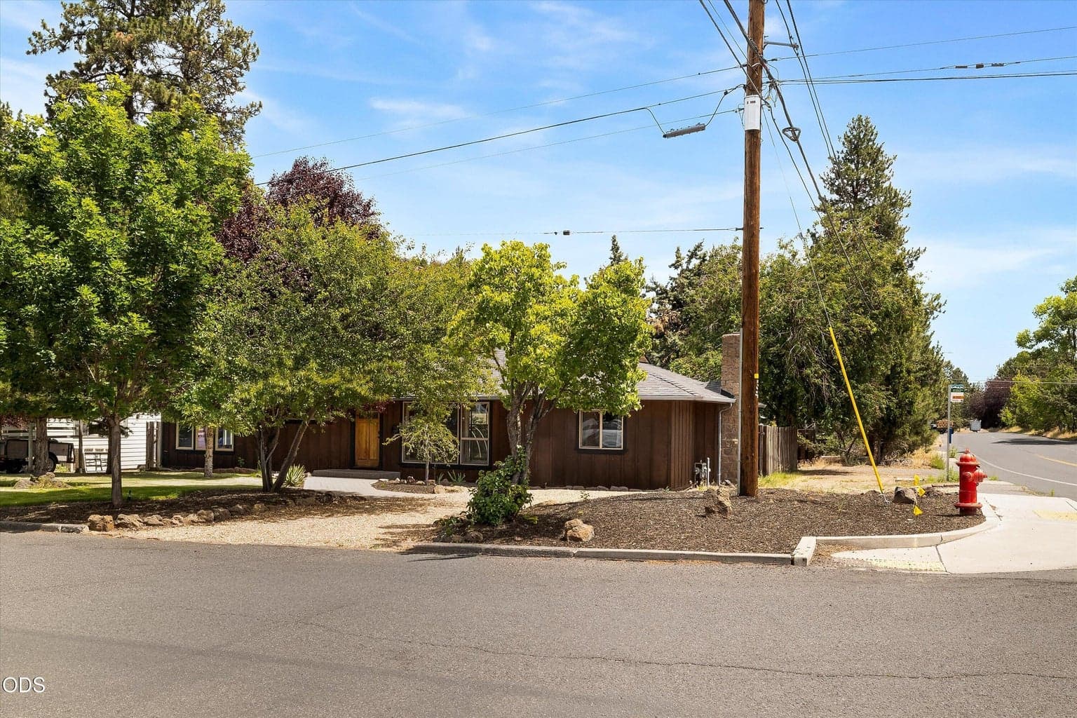 Photo of 606 NE 9th Street 38 of 39