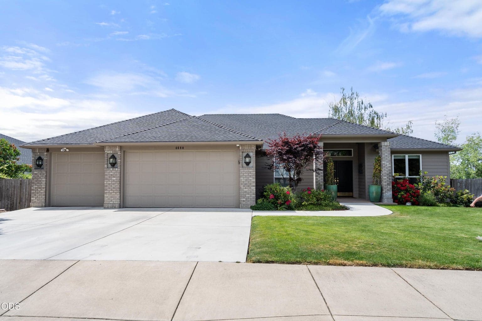 Photo of 4680 Cloudcrest 2 of 61