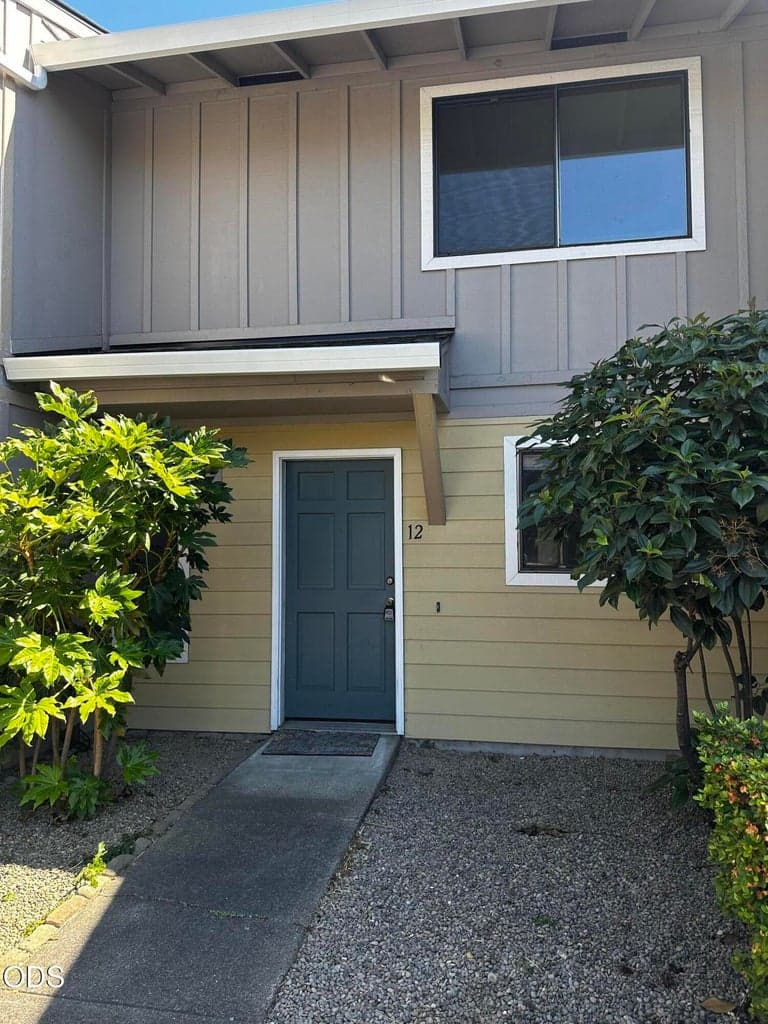 Photo of 1111 Stevens 1 of 1