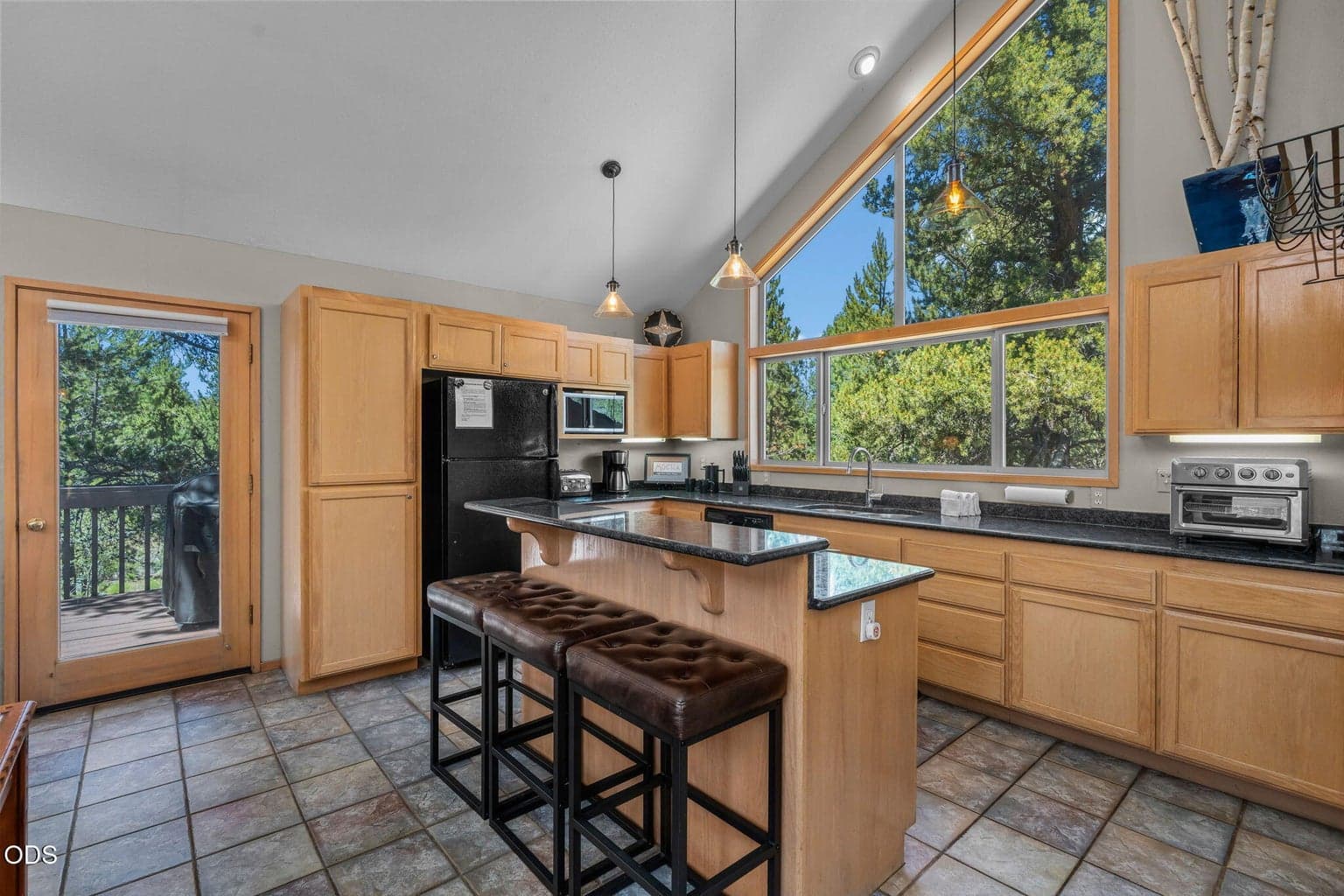 Photo of 18117 Belknap Lane 8 of 41