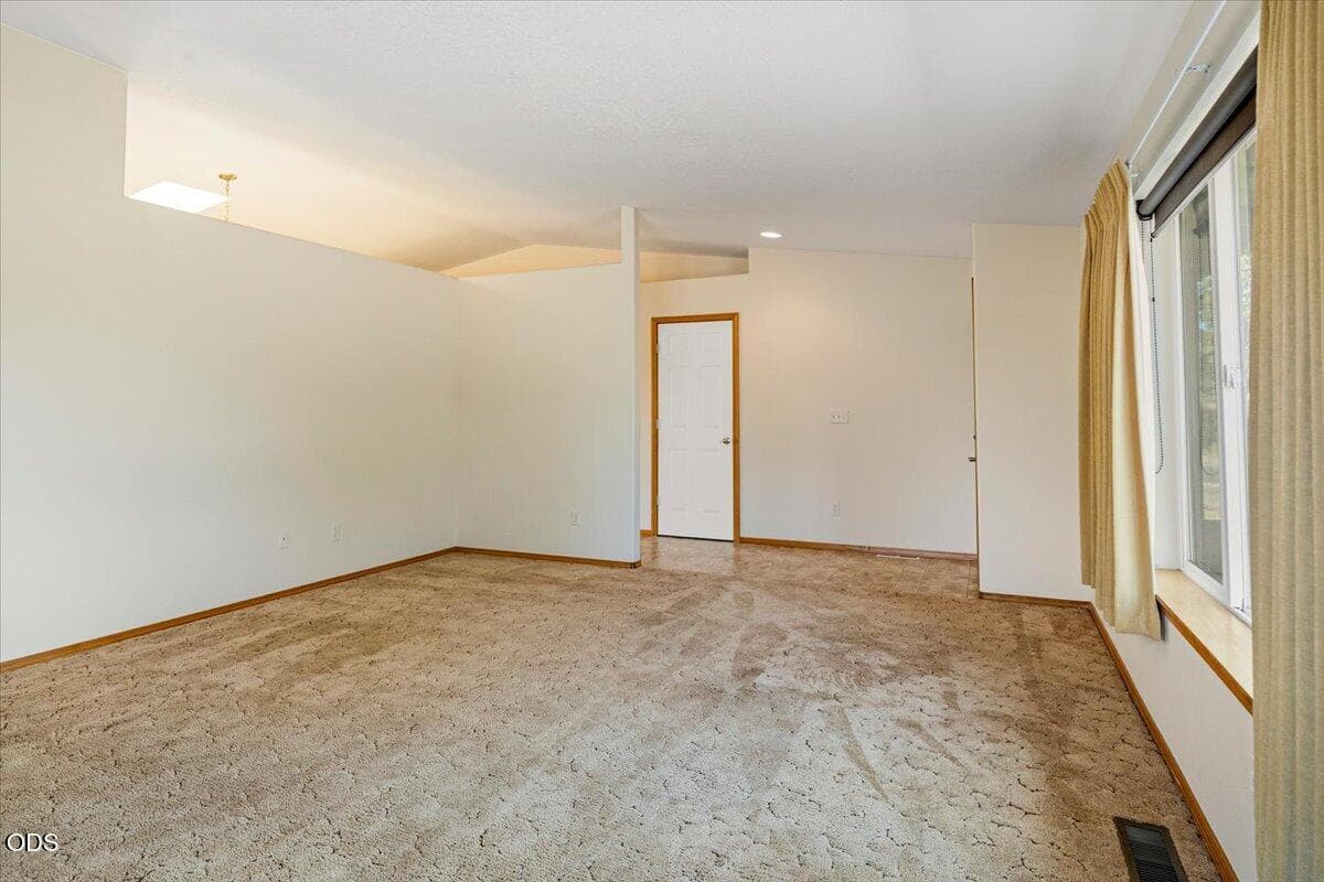 Photo of 6565 NW Homestead Way 13 of 50