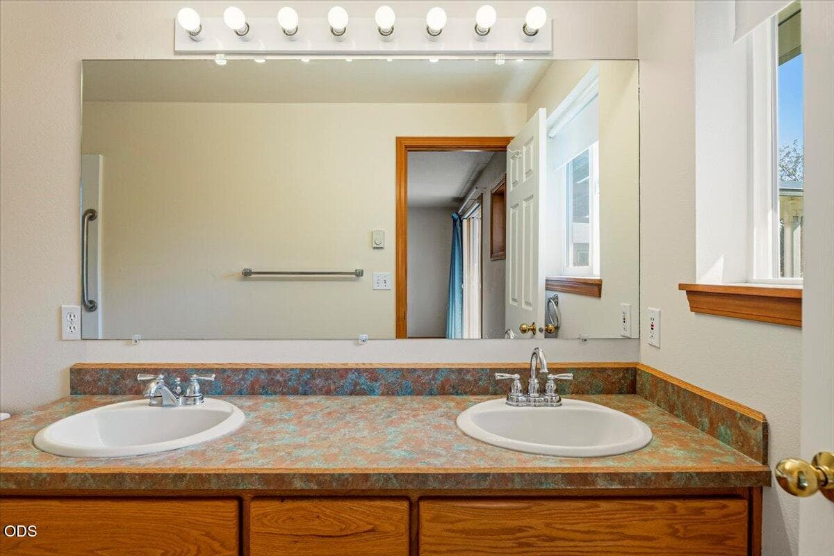 Photo of 6565 NW Homestead Way 34 of 50