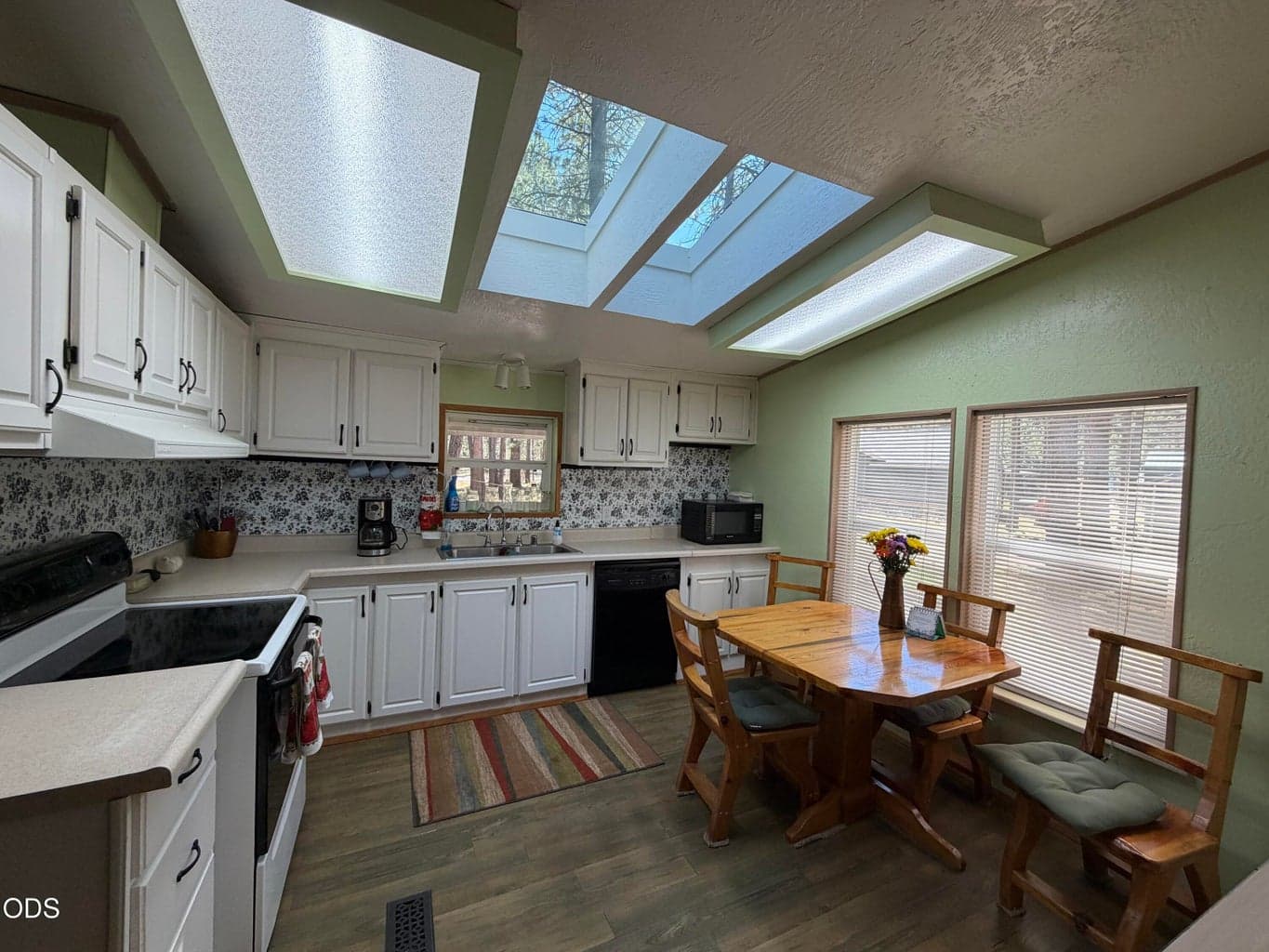 Photo of 16160 Mountain Sheep Lane 9 of 41