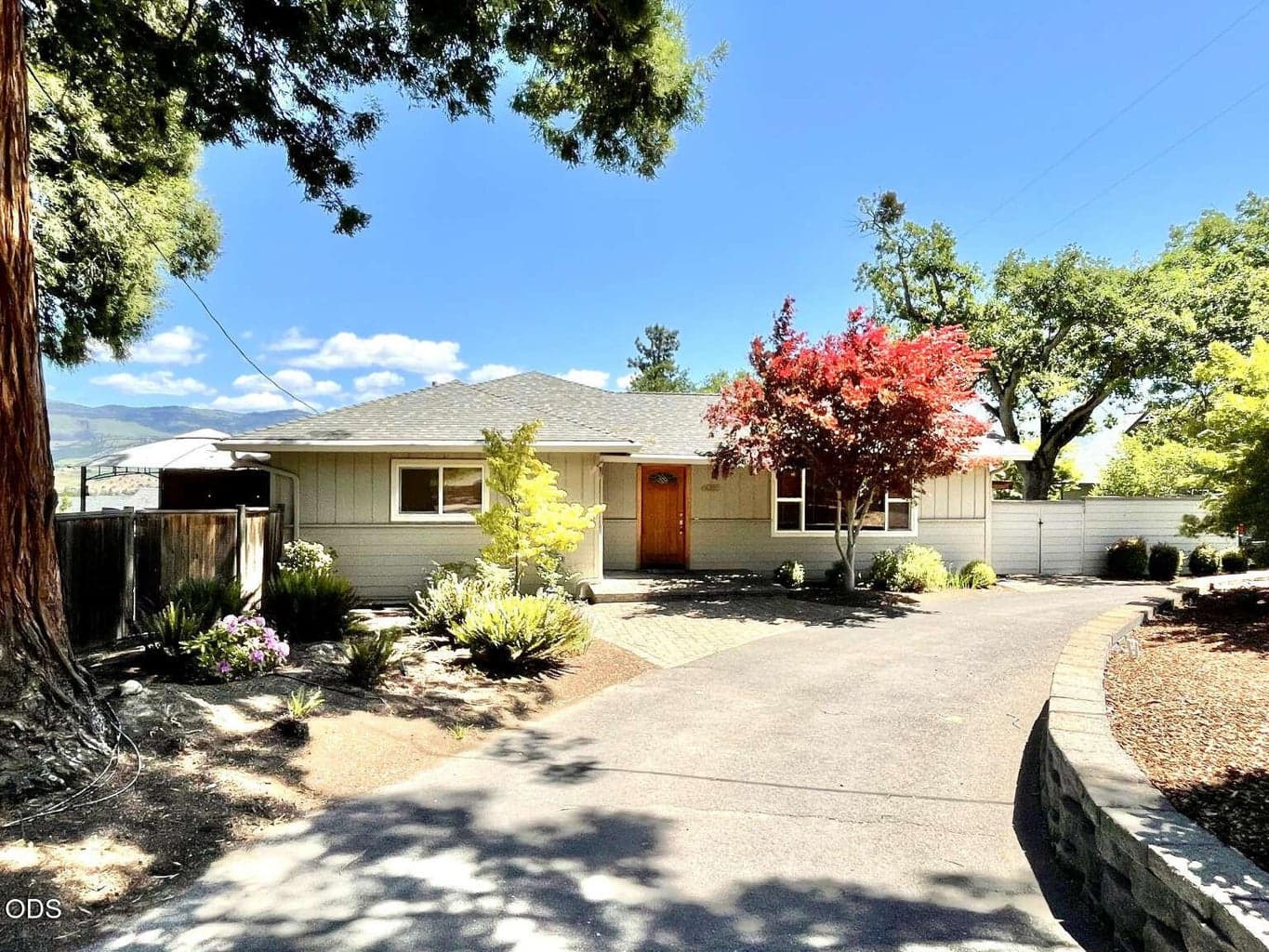 Photo of 6085 Adams 1 of 40