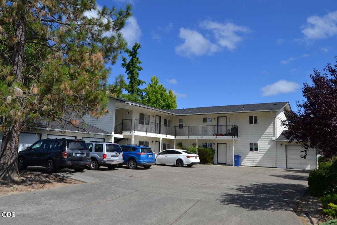 Photo of 1806 Medart Lane 1 of 14