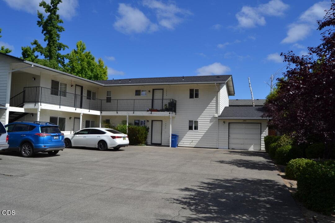 Photo of 1806 Medart Lane 2 of 14