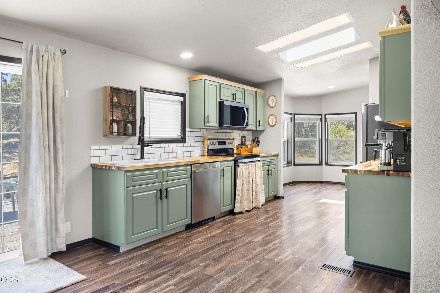 Photo of 4970 NW 62nd Street 18 of 33