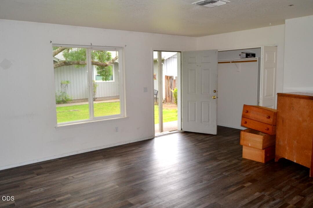 Photo of 1636 Leonard Road 3 of 13