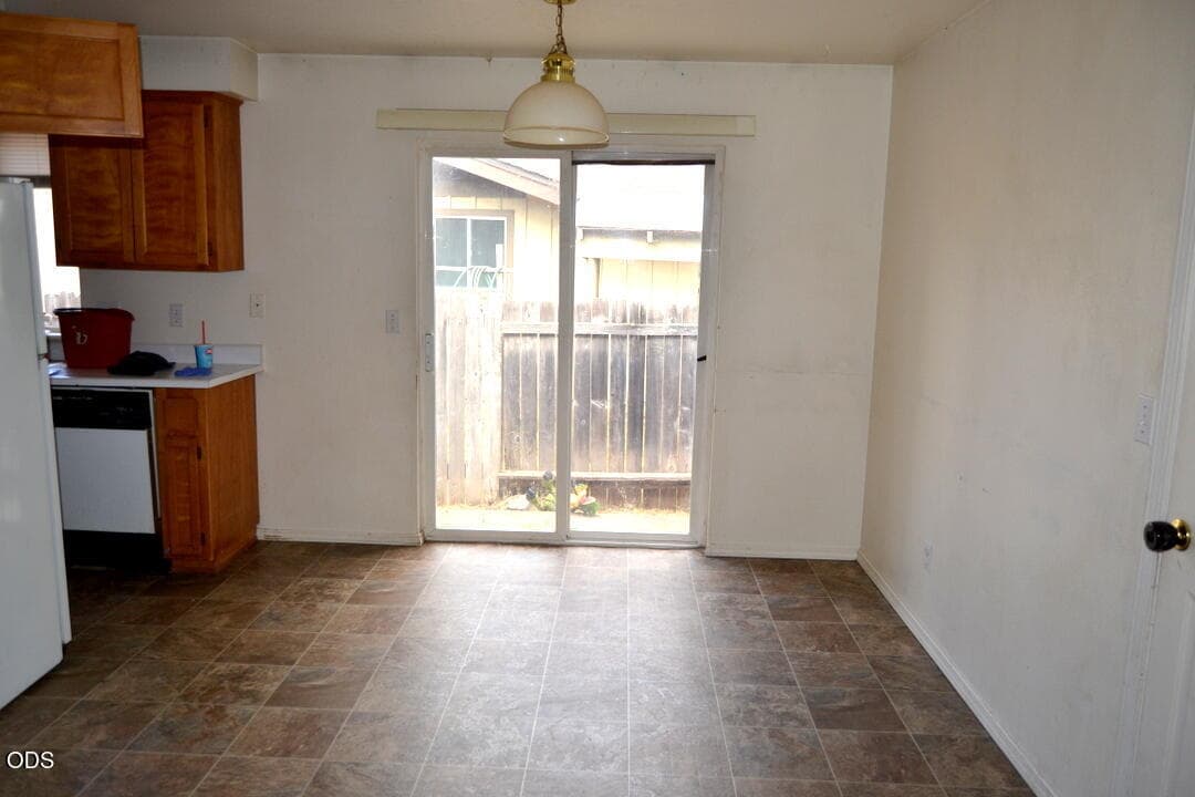 Photo of 1636 Leonard Road 4 of 13