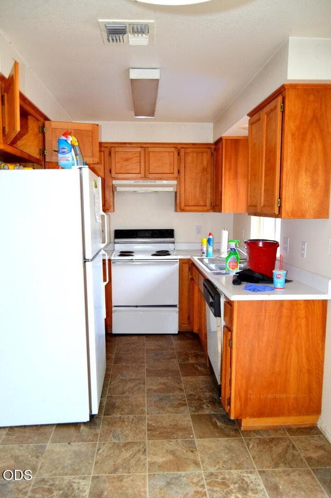 Photo of 1636 Leonard Road 5 of 13