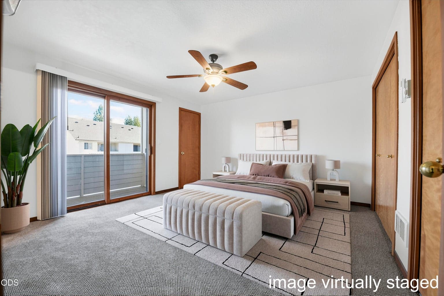Photo of 1050 NE Butler Market Road 21 of 40