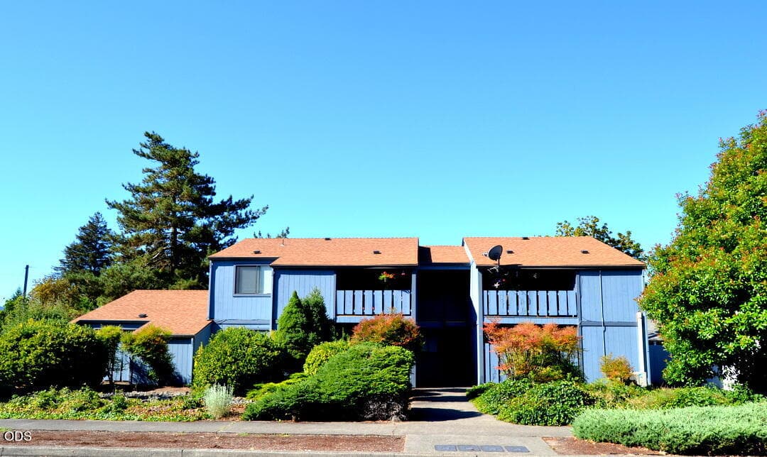 Photo of 401 B Street 2 of 15
